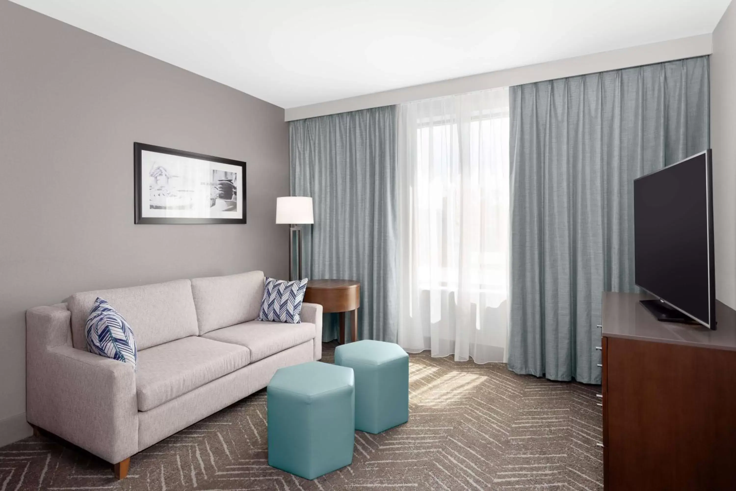 Bedroom, Seating Area in DoubleTree by Hilton Charleston Mount Pleasant