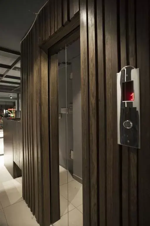 Bathroom in Hoàng Phi Hotel