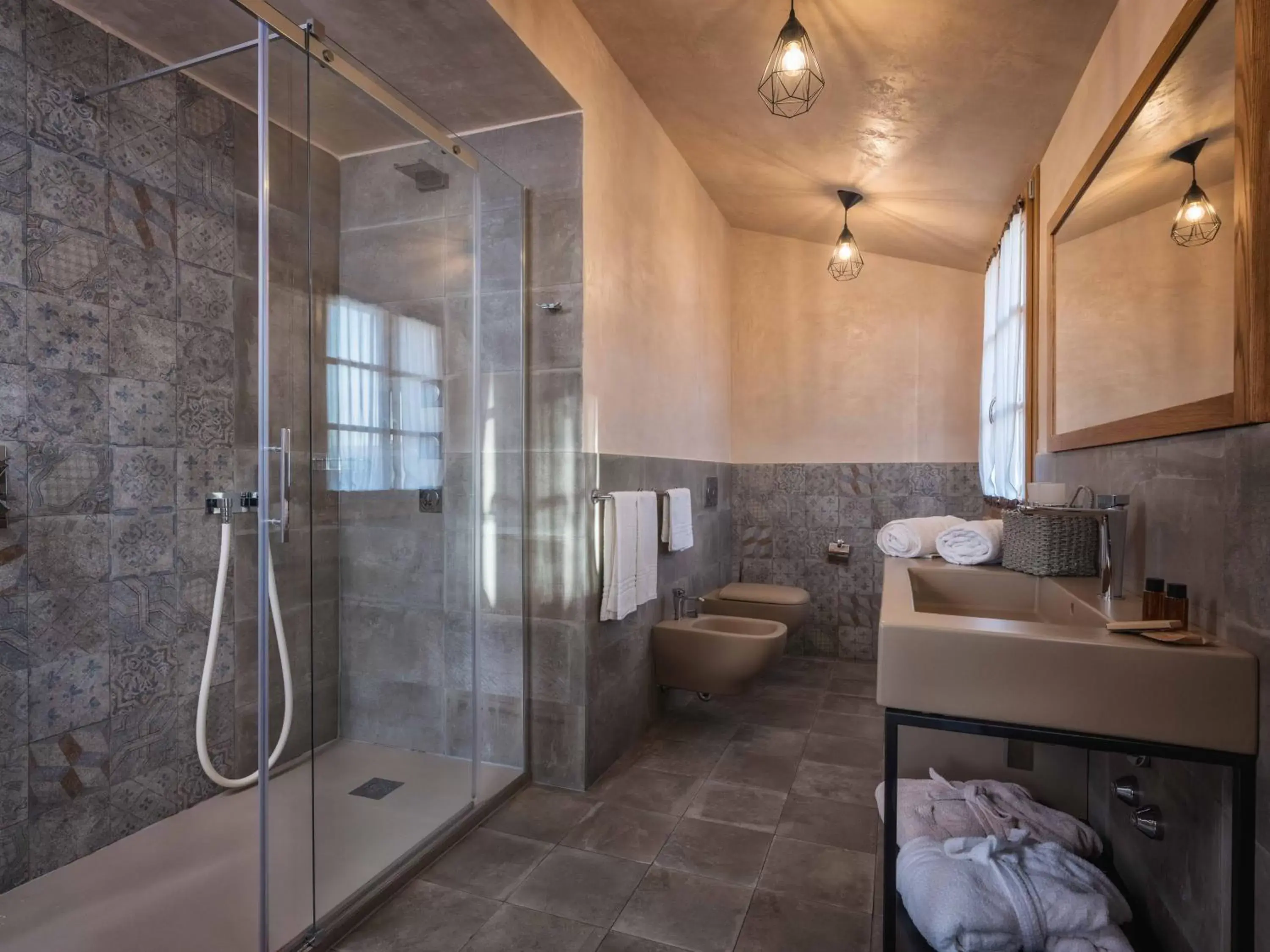 Shower, Bathroom in Tramas - Ospitalita' del Conte Hotel & Spa