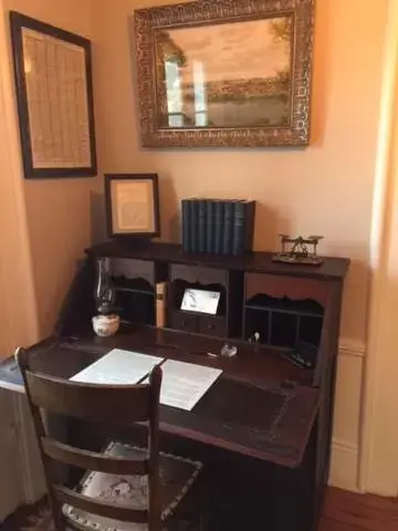 Dining Area in Willard Richards Inn