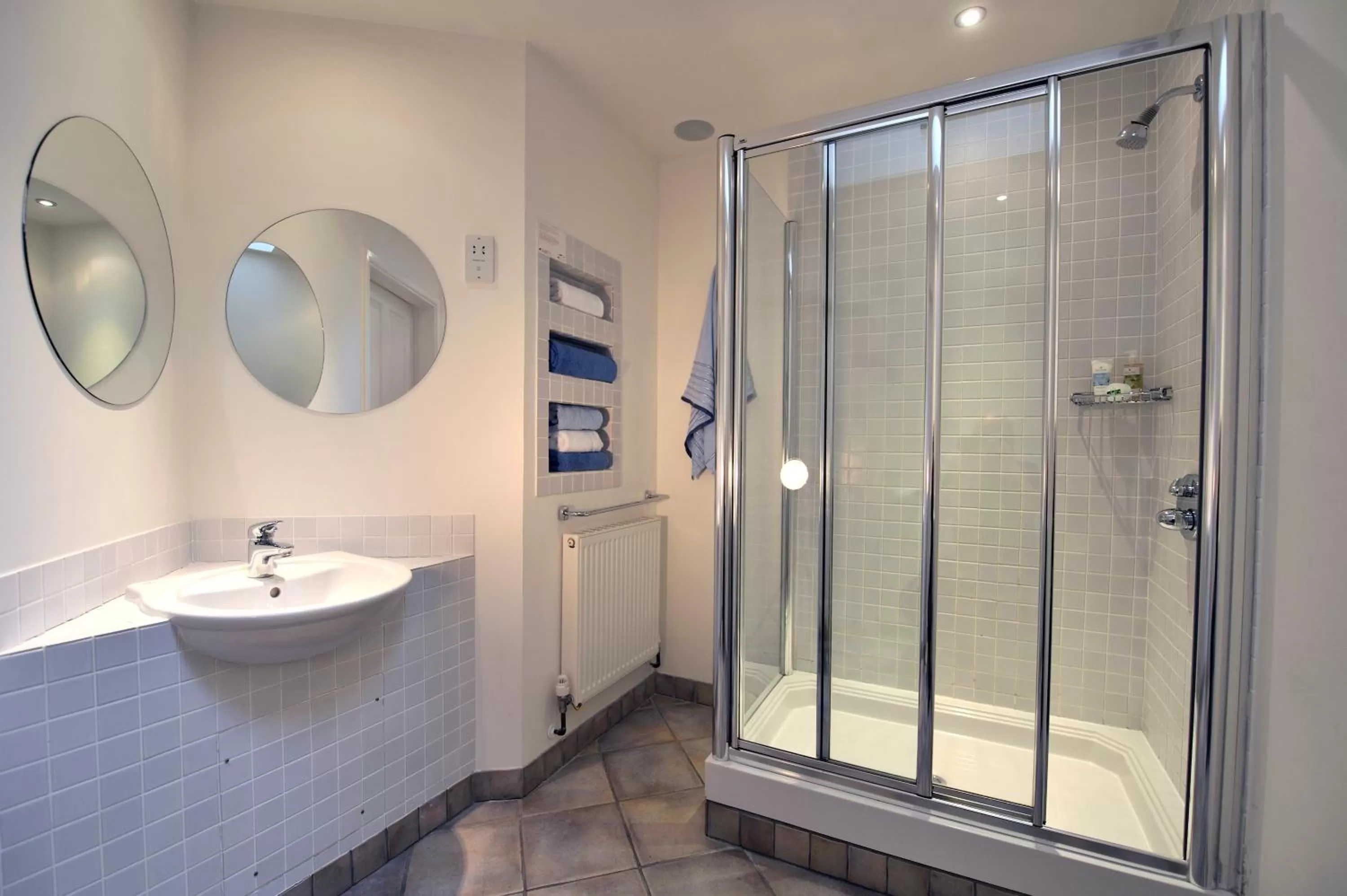 Shower in Mannings Hotel