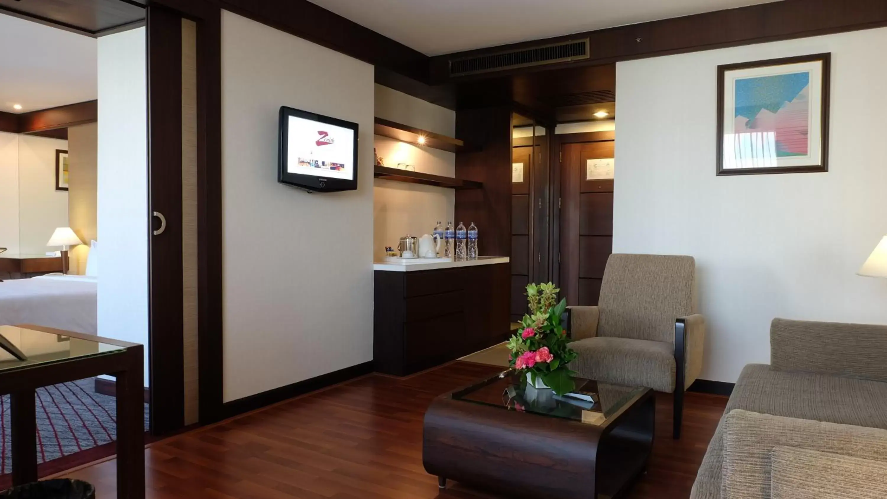 Living room in Zenith Sukhumvit Hotel - SHA Extra Plus