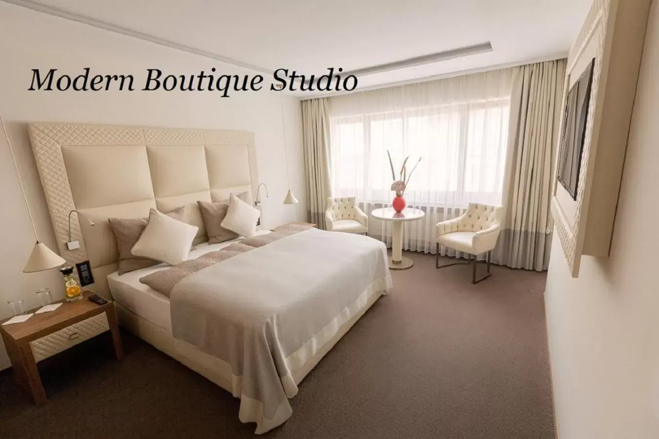 City view, Bed in Hotel Arte City view, Bed in Hotel Arte