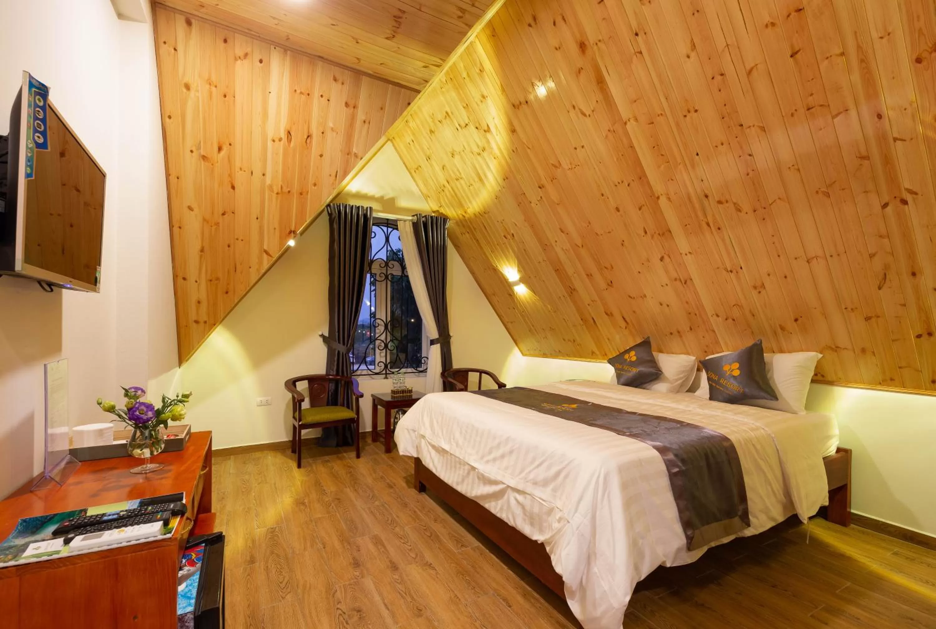 Photo of the whole room, Bed in SoNa Resort