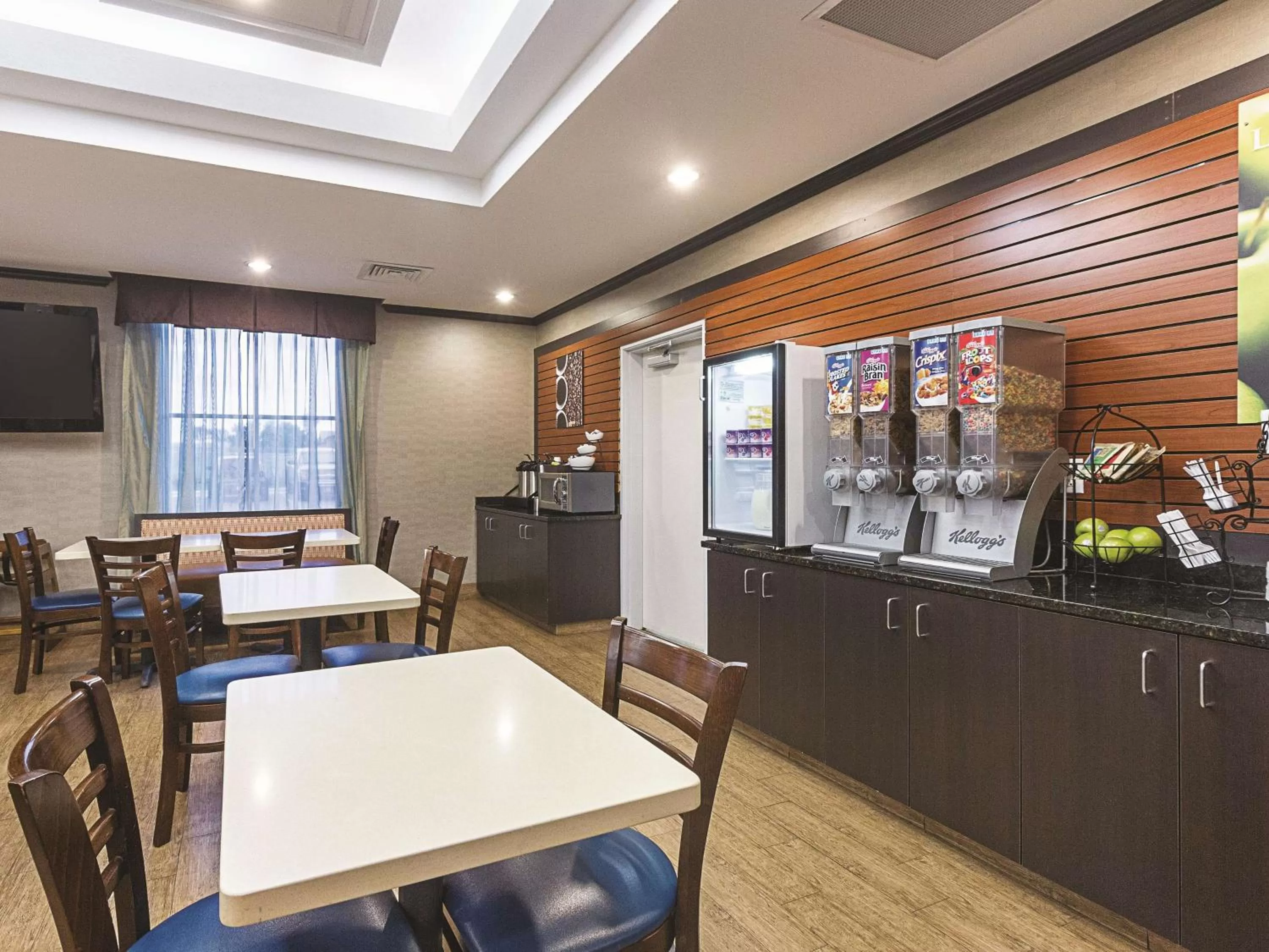 Restaurant/places to eat in La Quinta Inn & Suites Casino and Bar by Wyndham Glendive