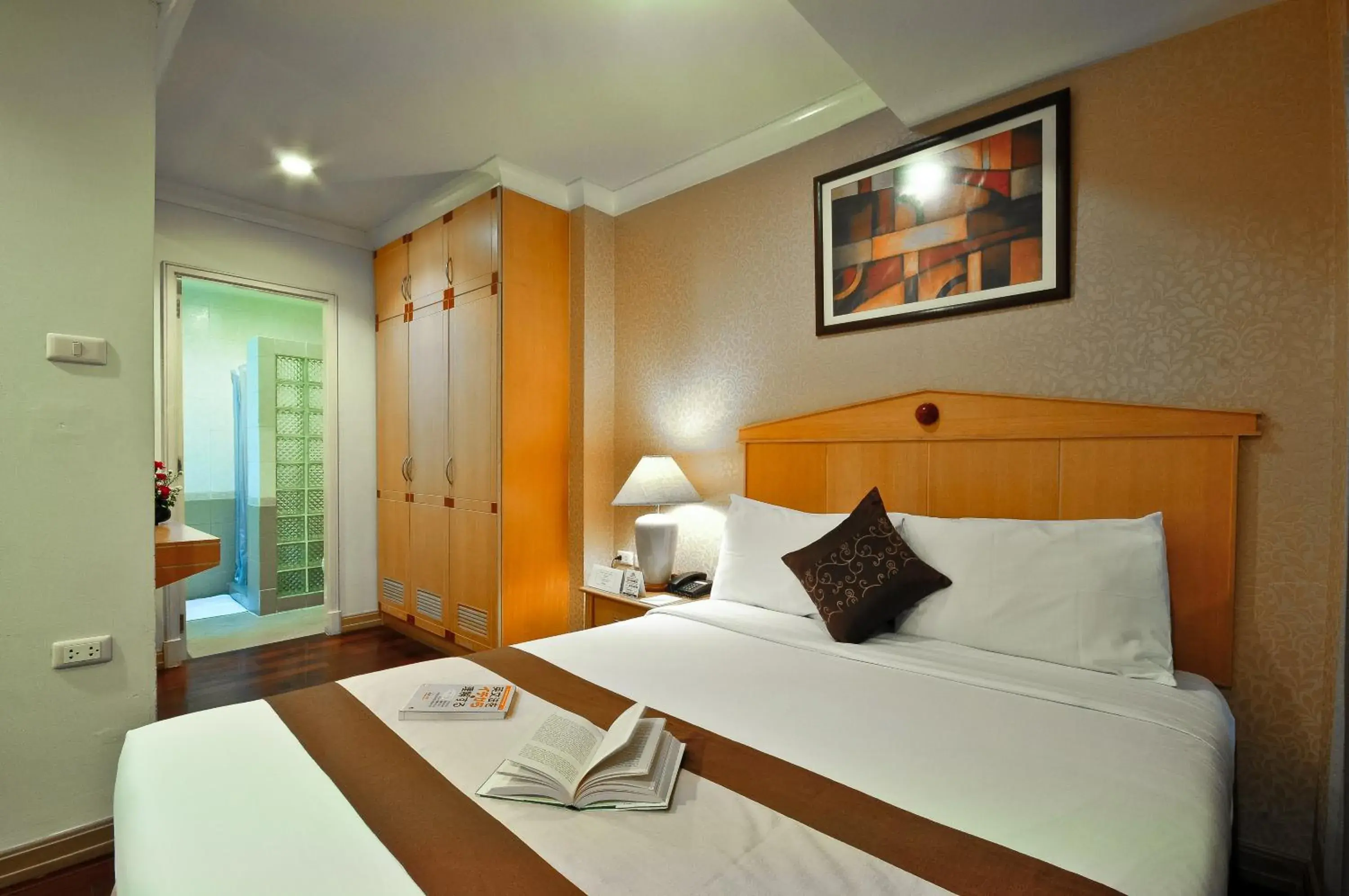 Bedroom, Bed in Admiral Suites Bangkok