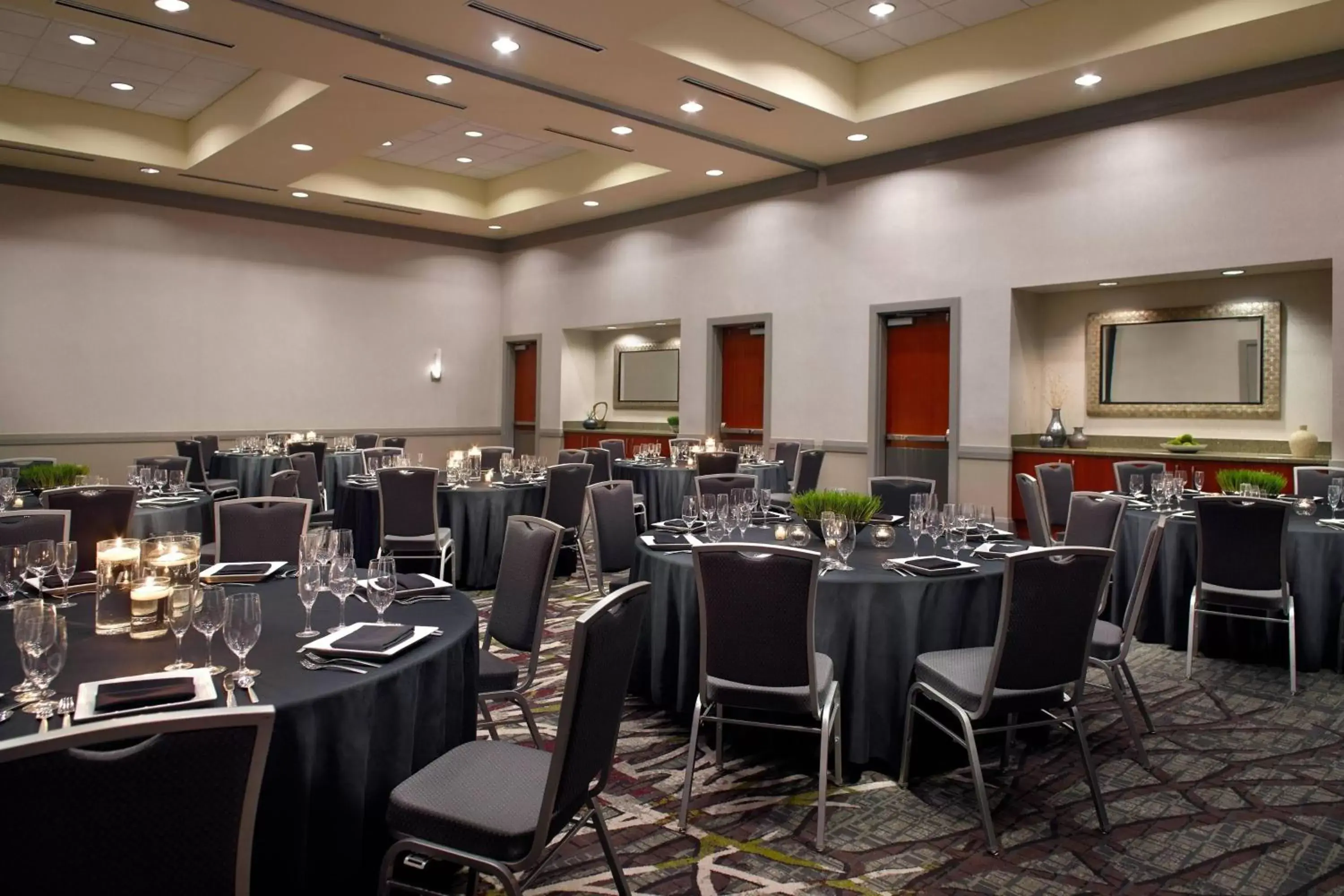 Meeting/conference room, Restaurant/Places to Eat in Marriott Raleigh City Center