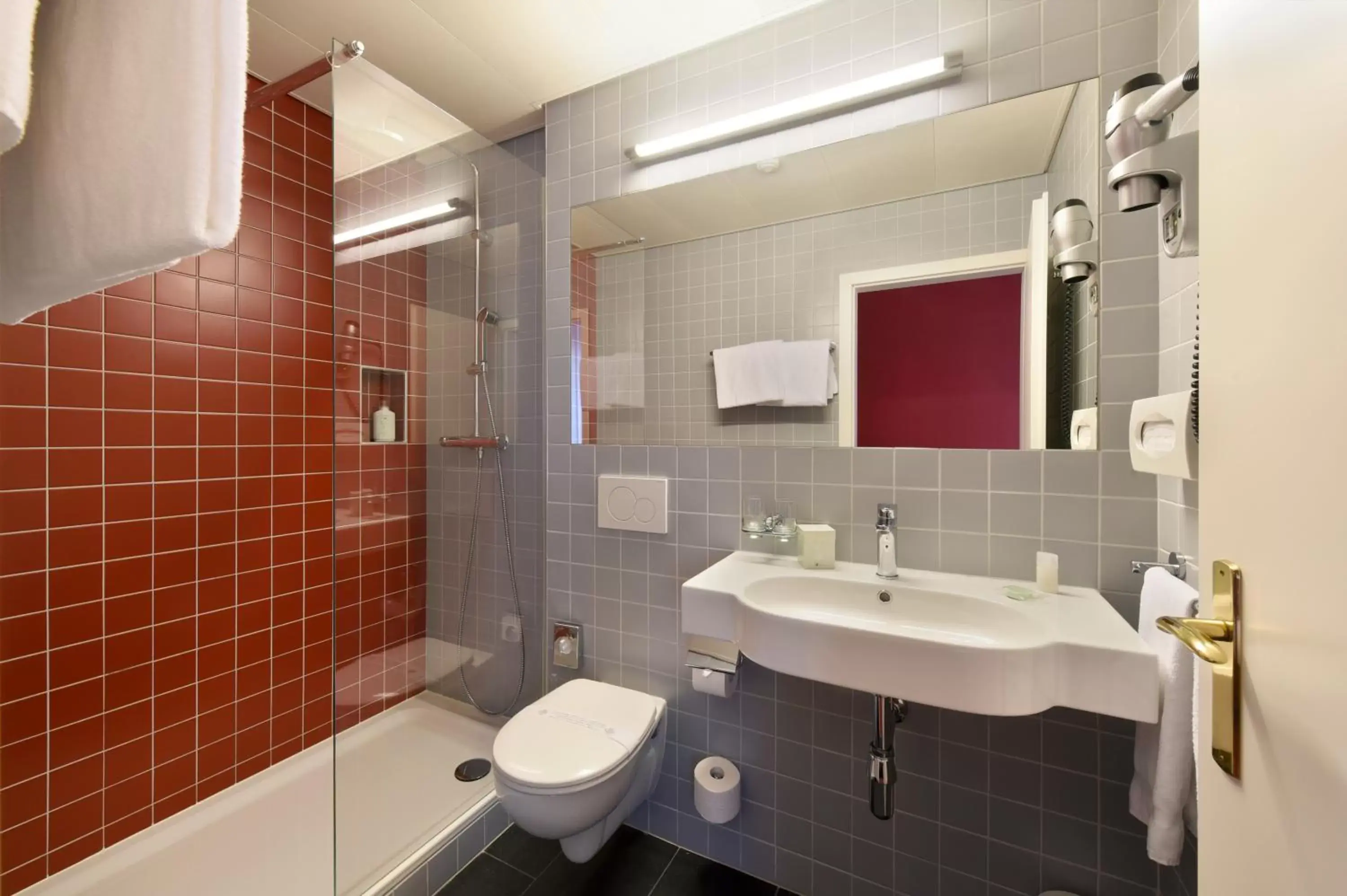 Bathroom in Hotel International & Terminus