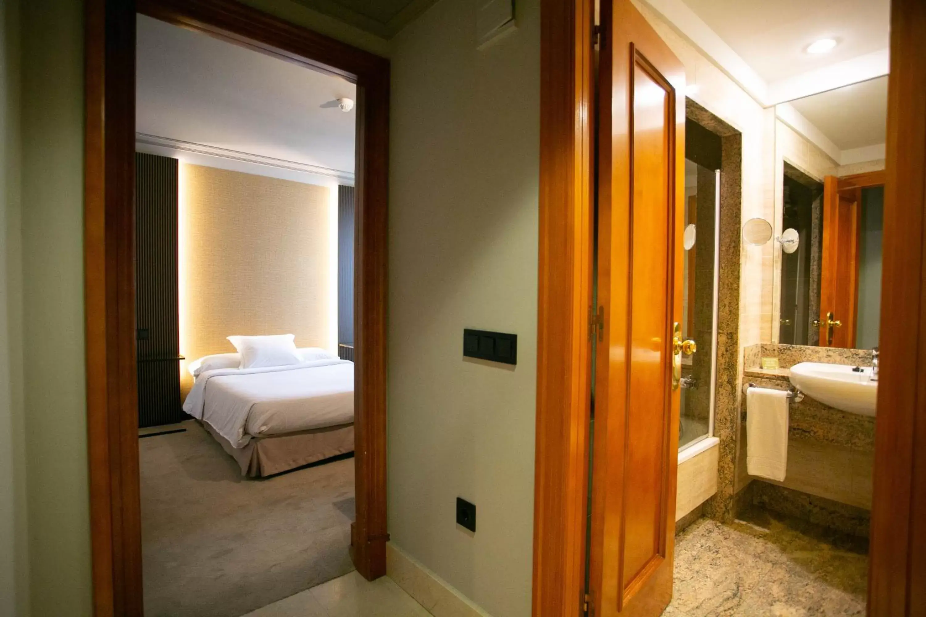 Photo of the whole room, Bed in Hotel Sercotel Ciudad de Oviedo Photo of the whole room, Bed in Hotel Sercotel Ciudad de Oviedo