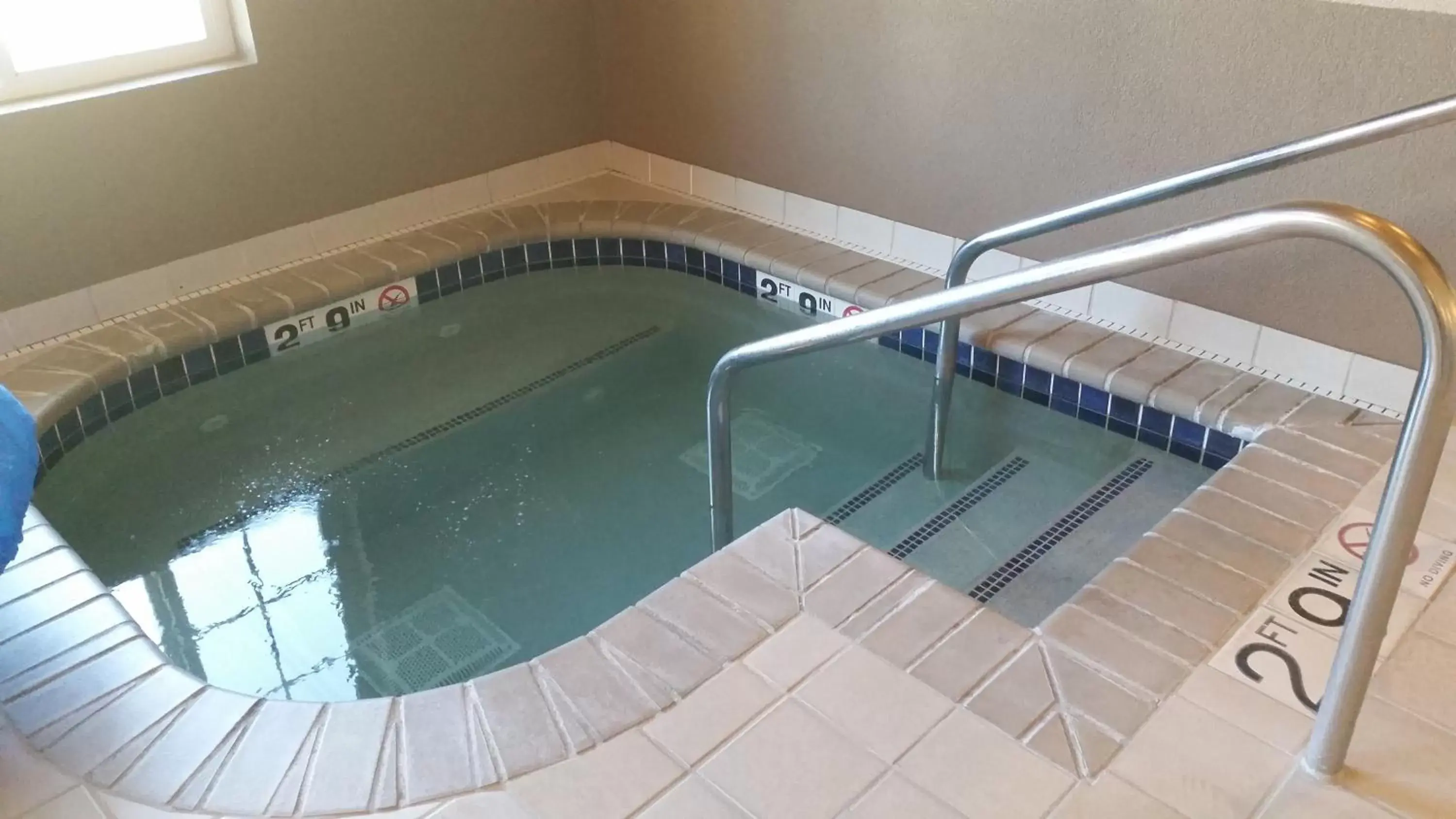 Swimming Pool in GrandStay Residential Suites Hotel - Eau Claire