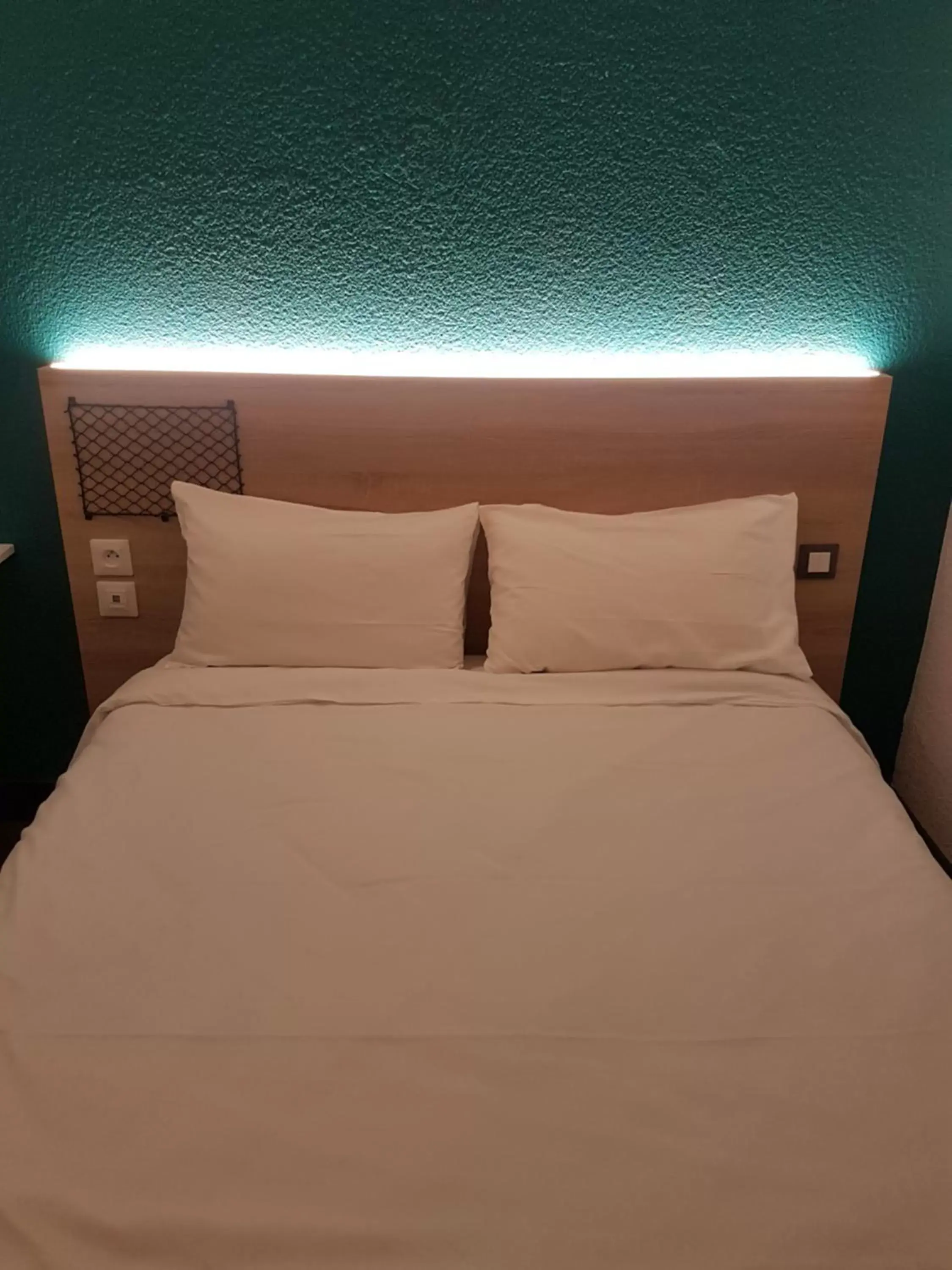 Bed in hotelF1 Lyon Saint Priest