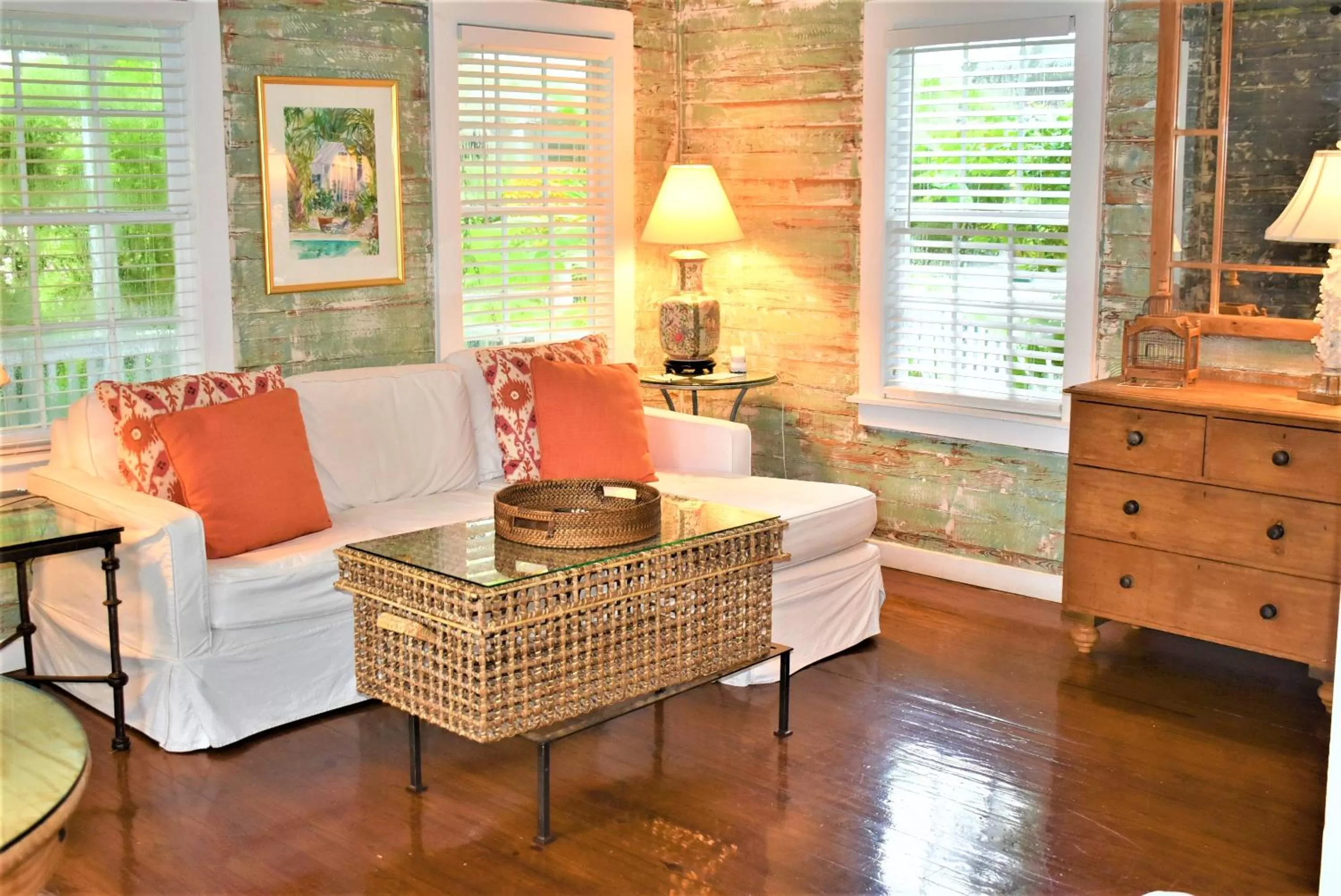 Living room in Simonton Court Historic Inn & Cottages