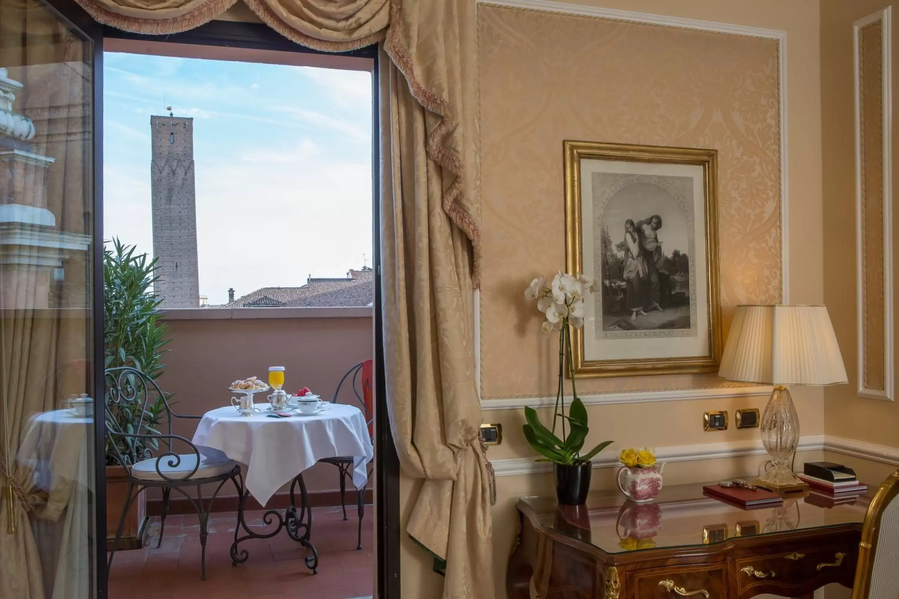 City view, Restaurant/Places to Eat in Grand Hotel Majestic gia' Baglioni