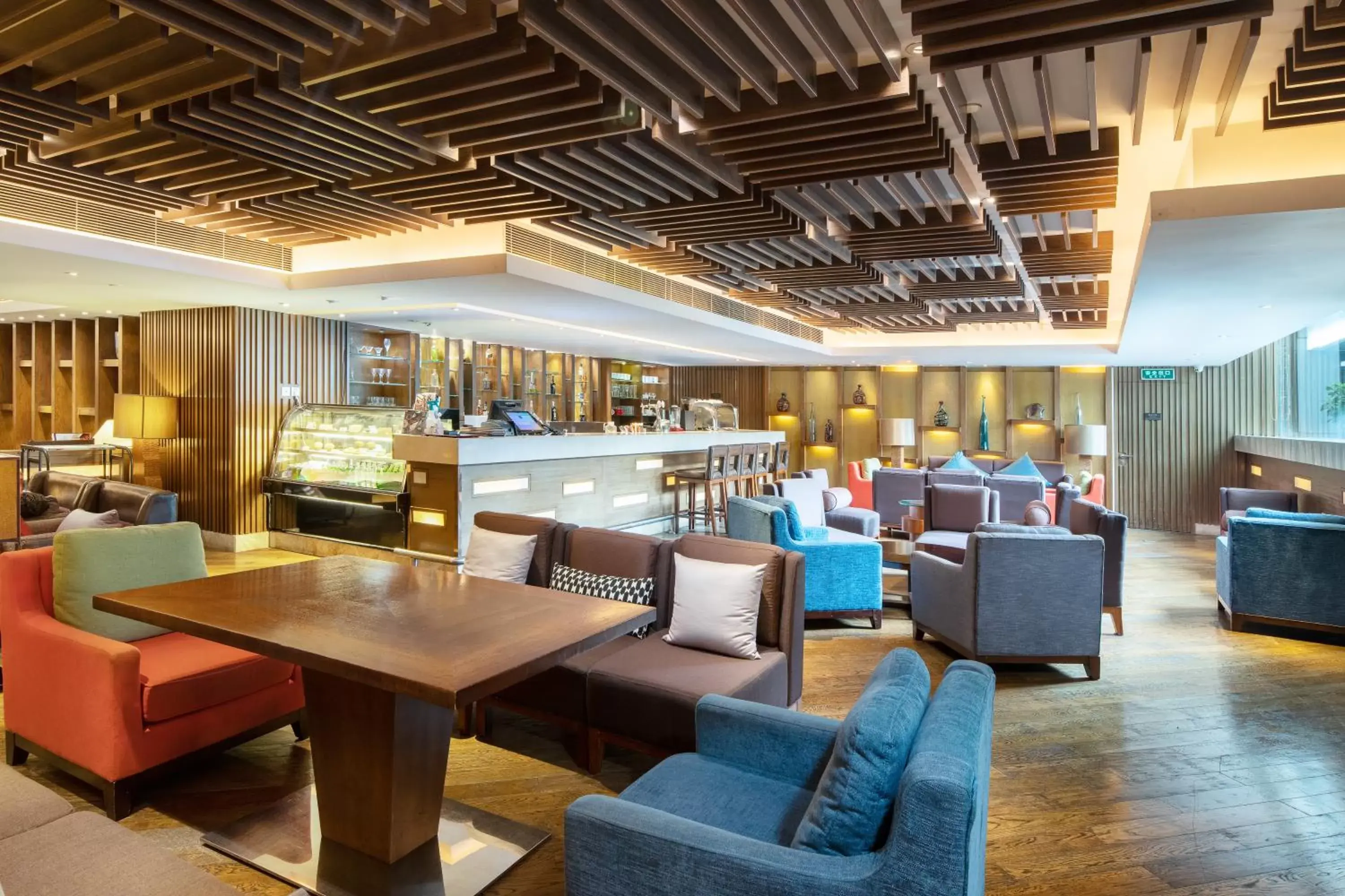 Restaurant/places to eat, Lounge/Bar in Crowne Plaza Guangzhou City Centre, an IHG Hotel