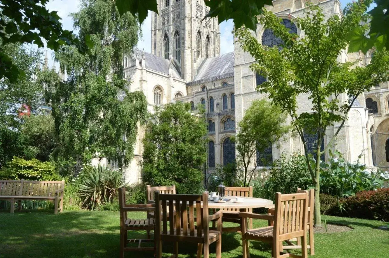 Garden view, Property Building in Canterbury Cathedral Lodge