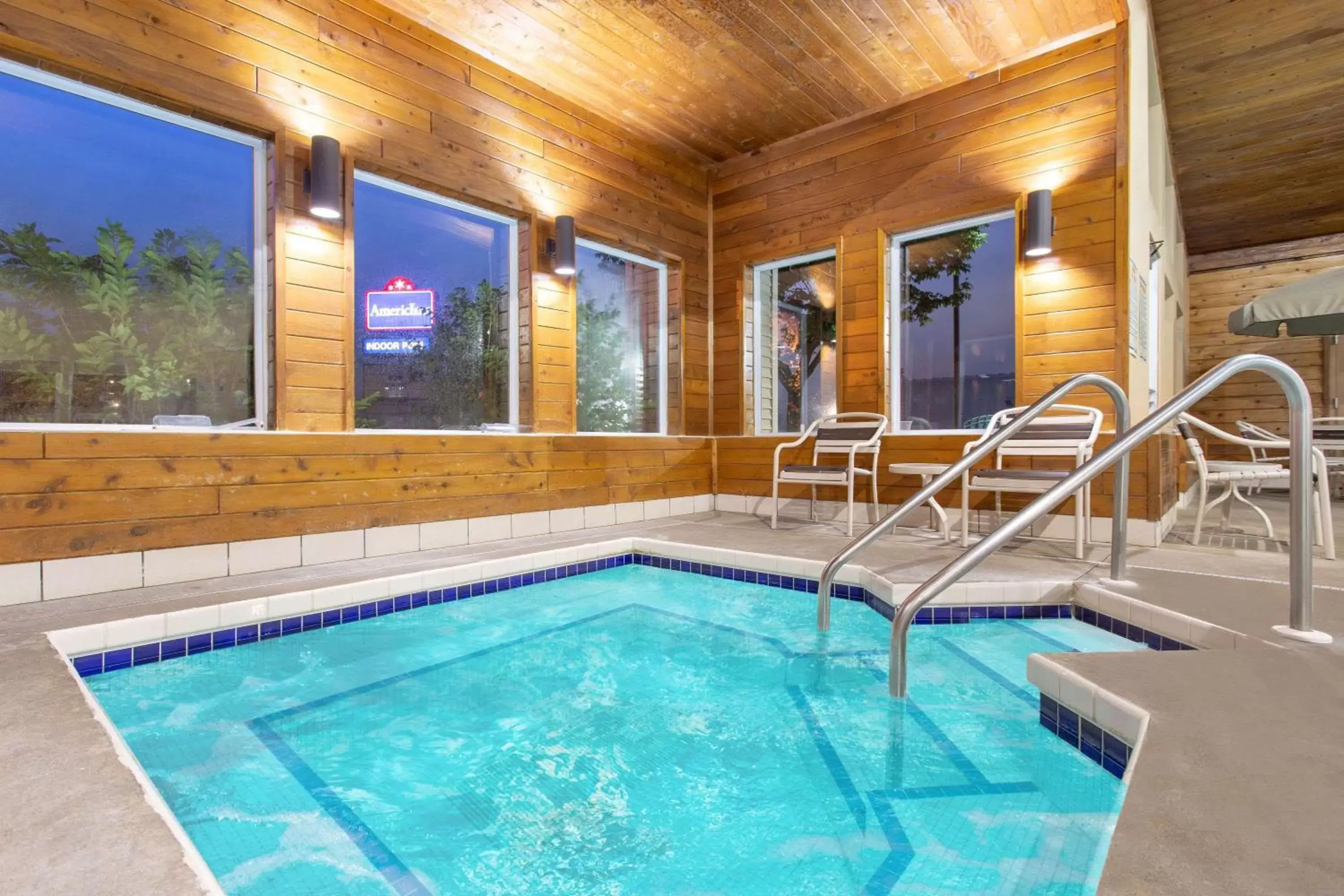 Hot Tub, Swimming Pool in AmericInn by Wyndham Boscobel