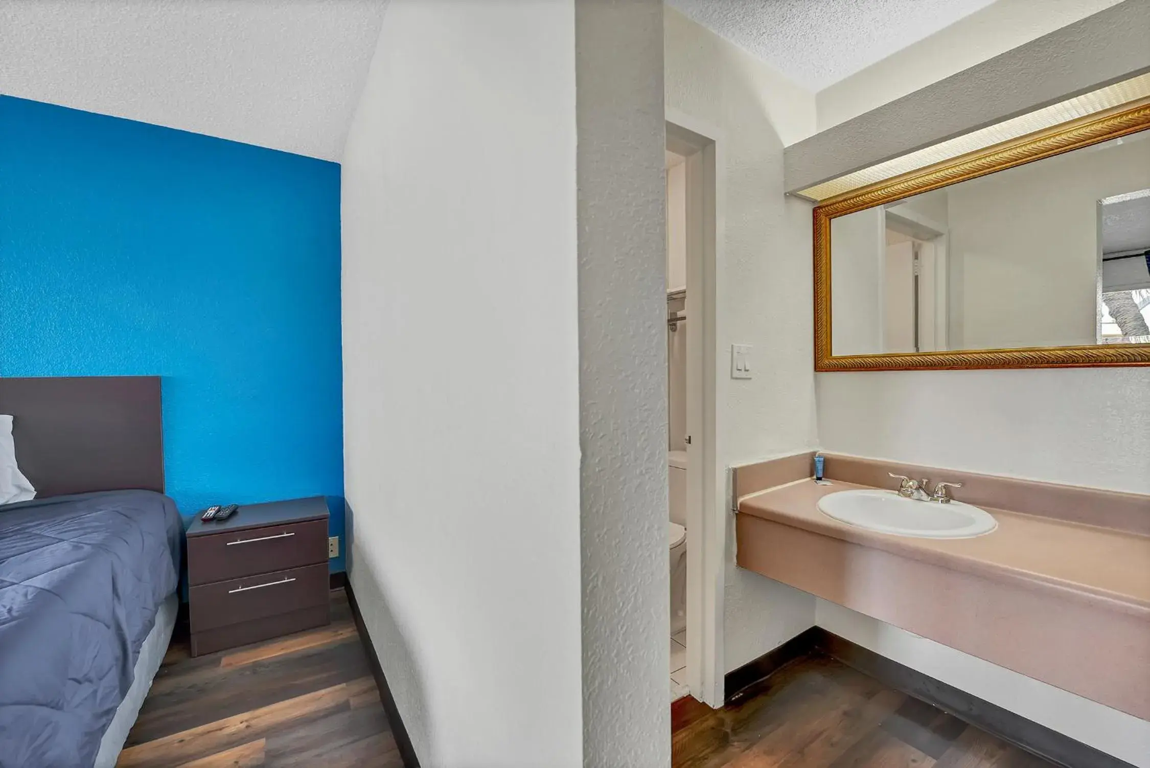 Bathroom in Zen Living Suites Extended Stay - Jacksonville - Orange Park