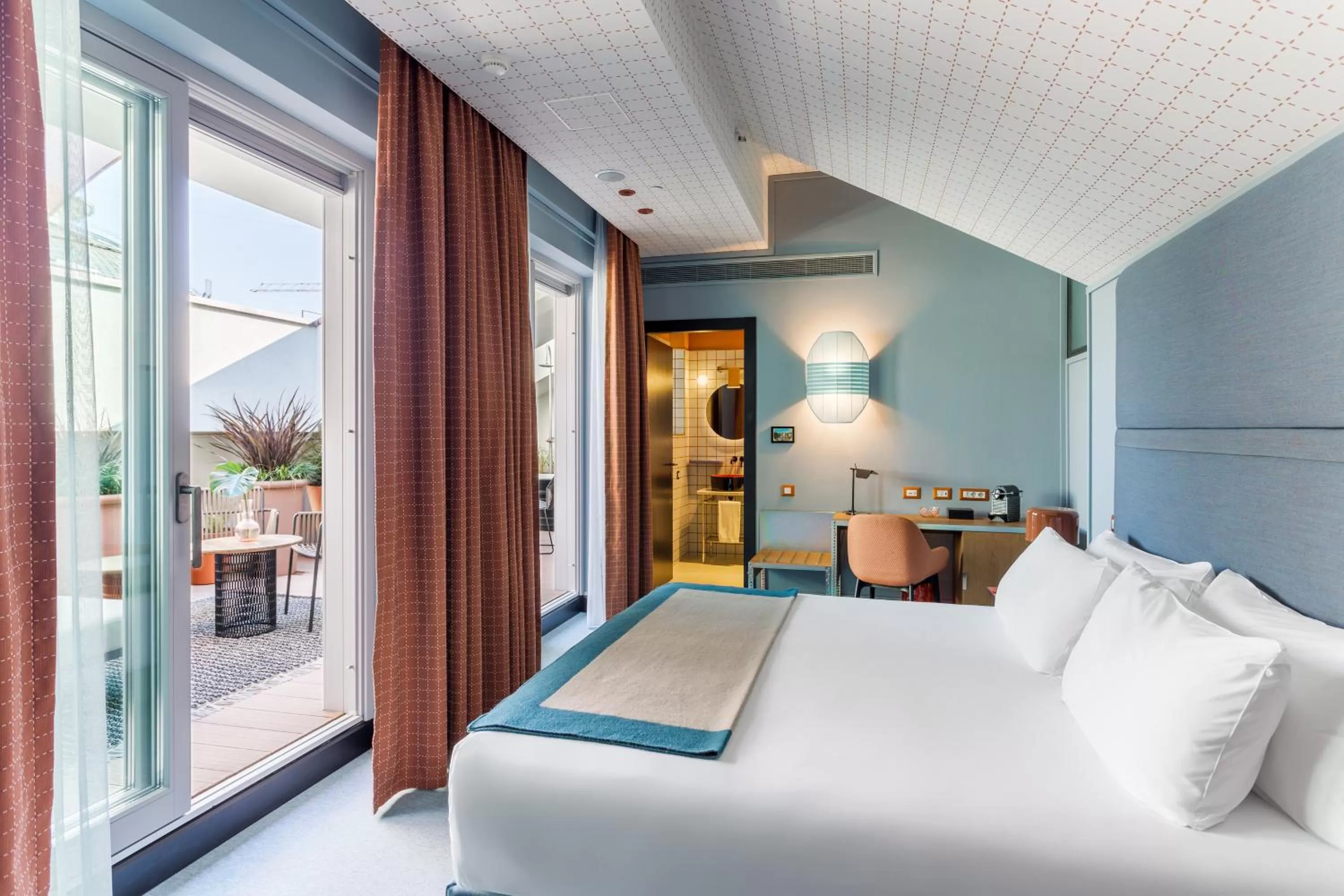 Photo of the whole room, Bed in Room Mate Collection Giulia, Milan