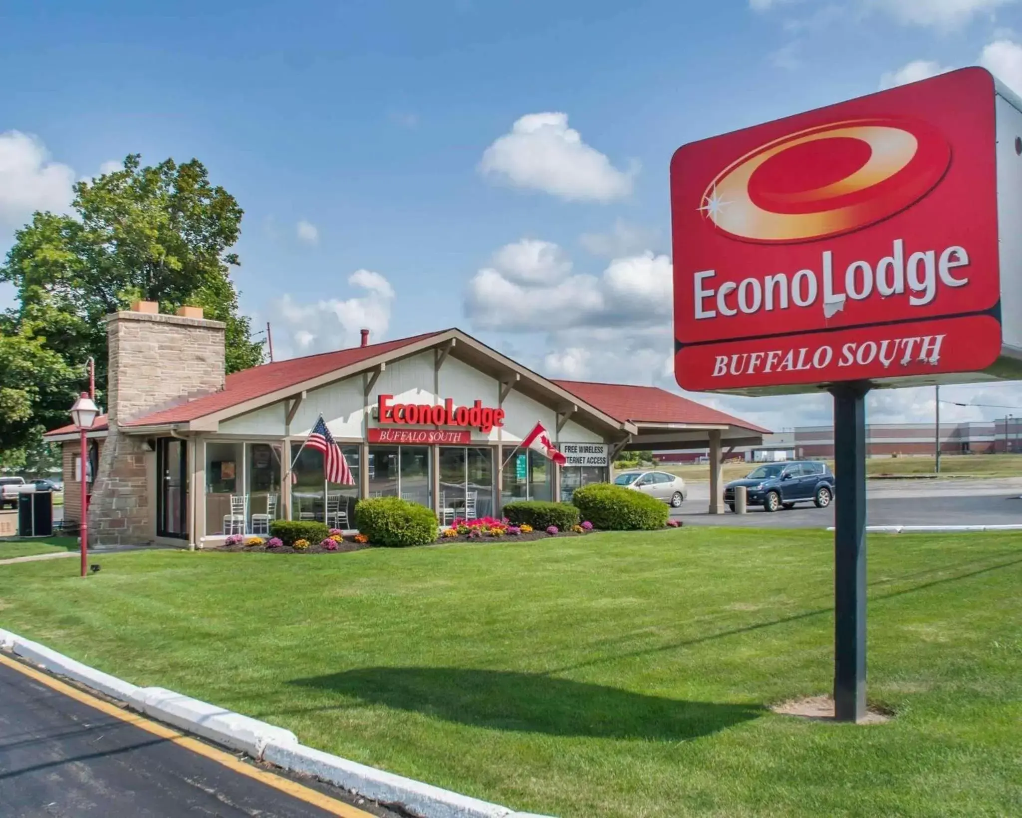 Property Building in Econo Lodge Buffalo South