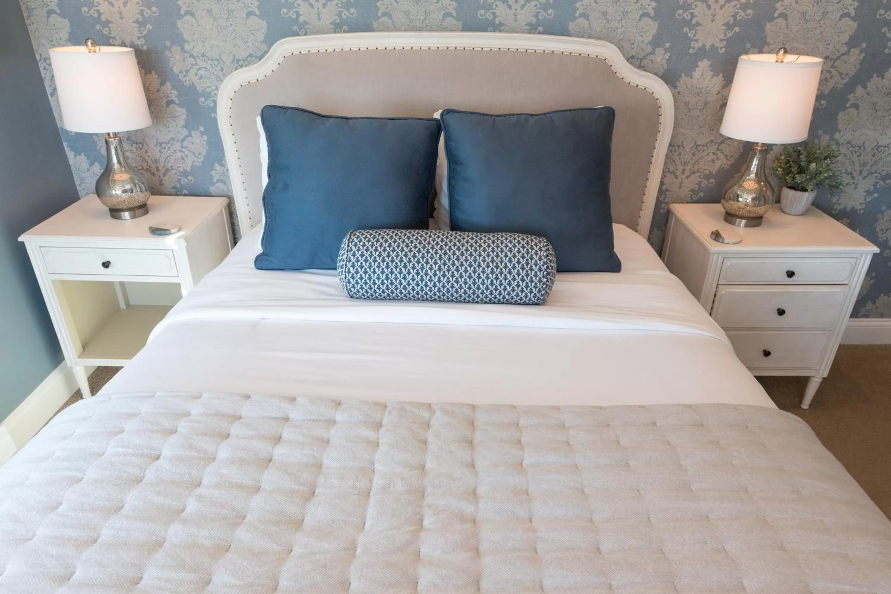 Bed in Serenity Inn Newport