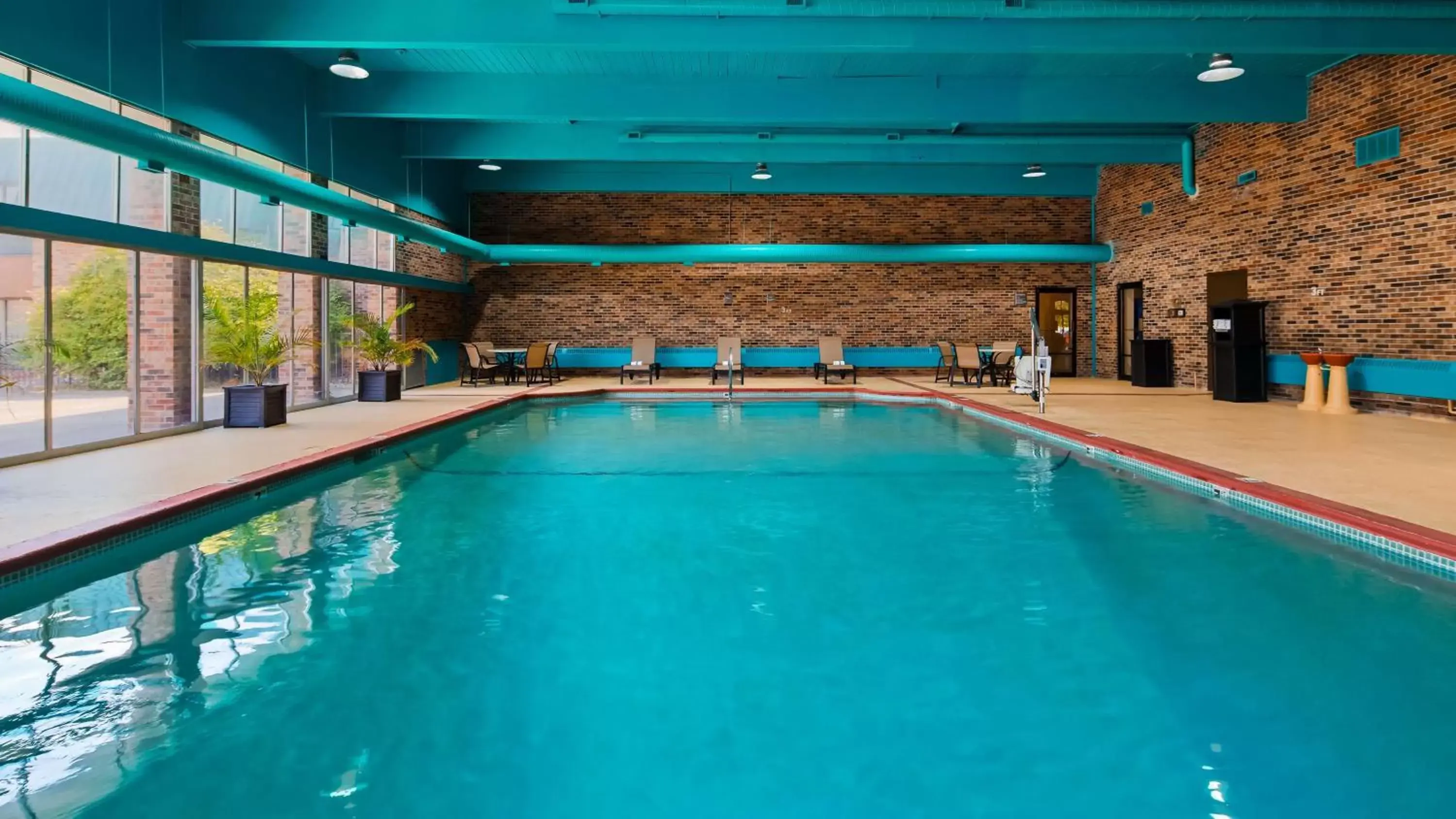 On site, Swimming Pool in Best Western Woodhaven Inn