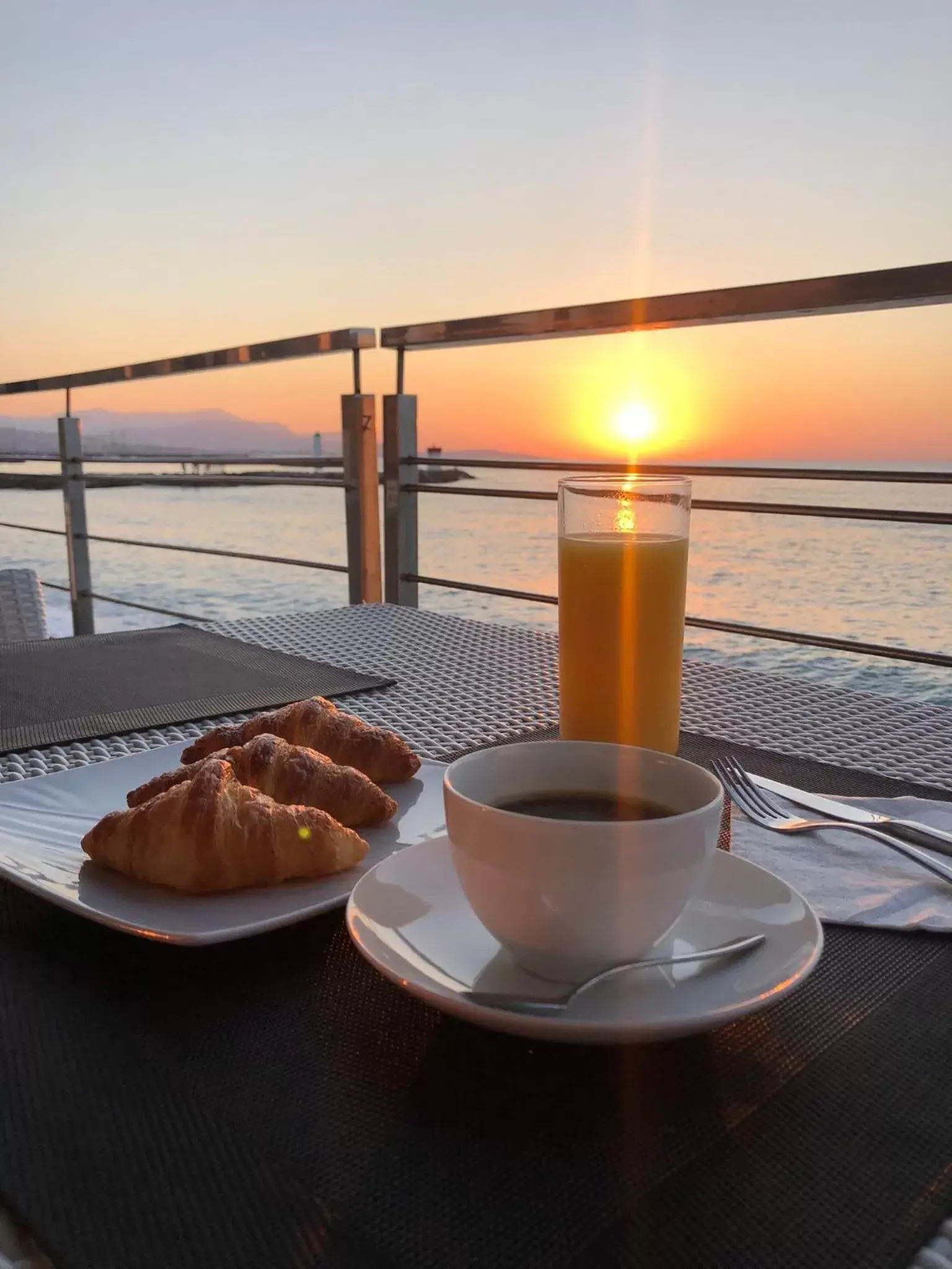 Breakfast in Villa Azur