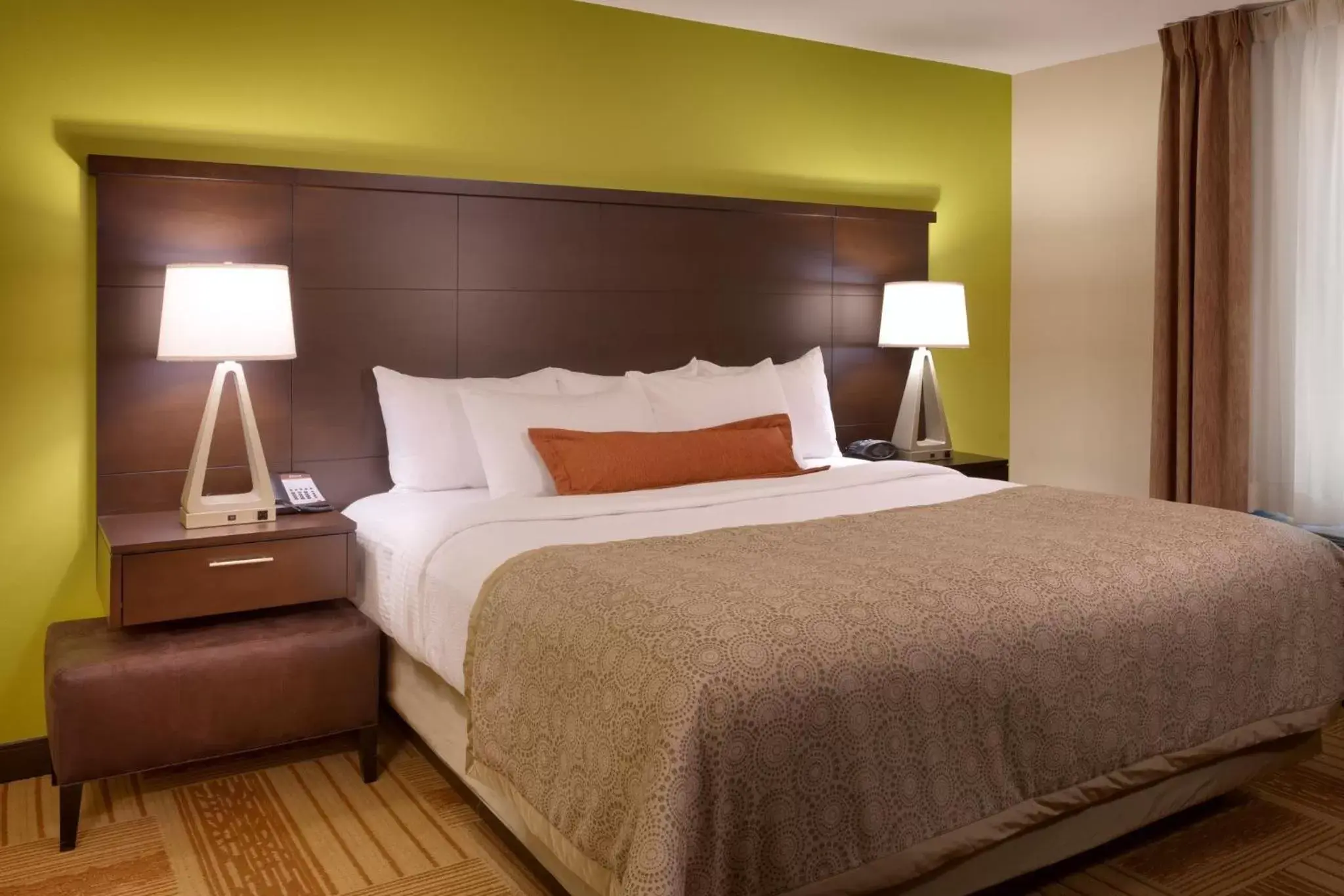 Photo of the whole room, Bed in Staybridge Suites Cheyenne, an IHG Hotel
