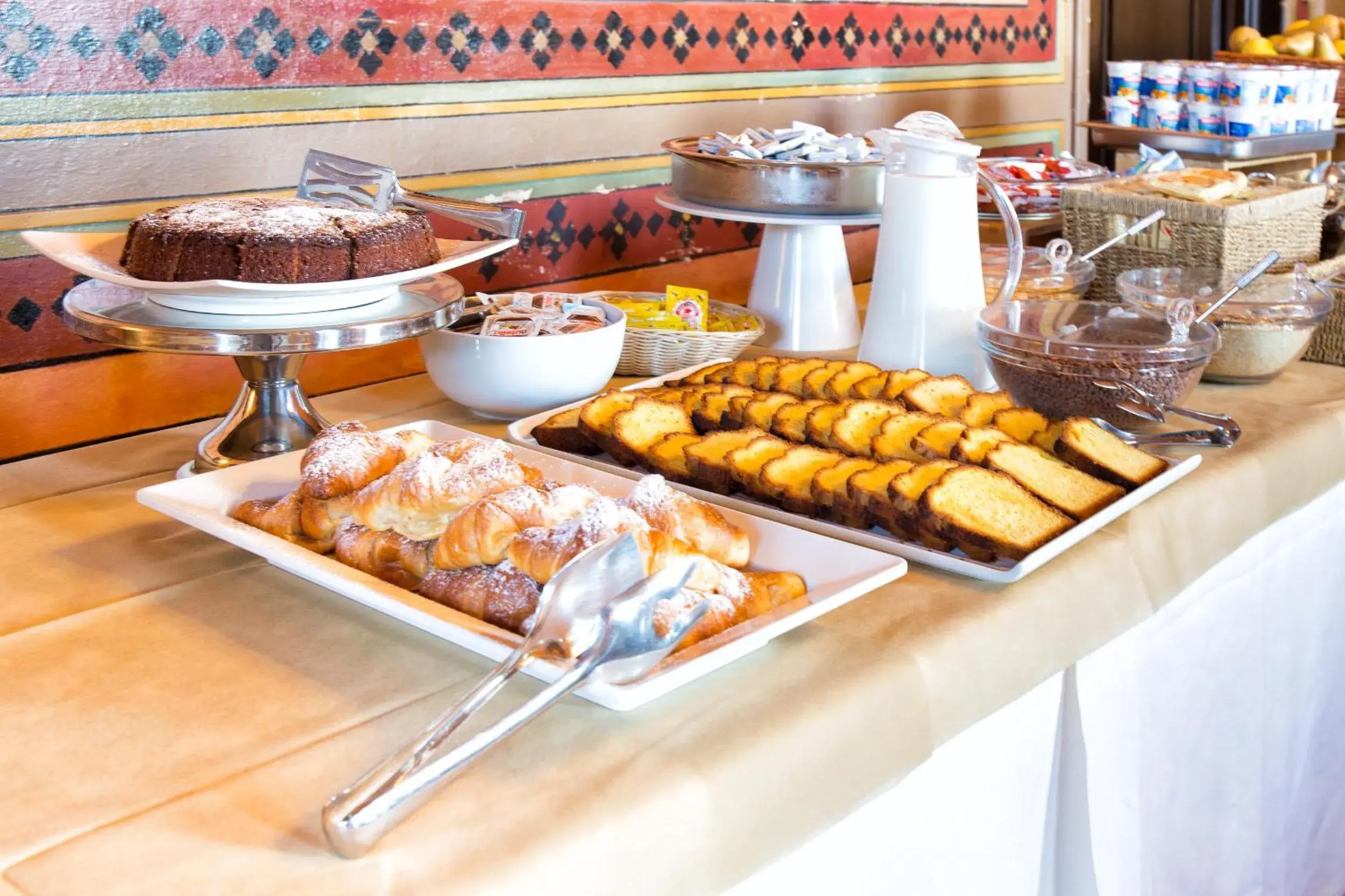 Continental breakfast in Villa Pitiana