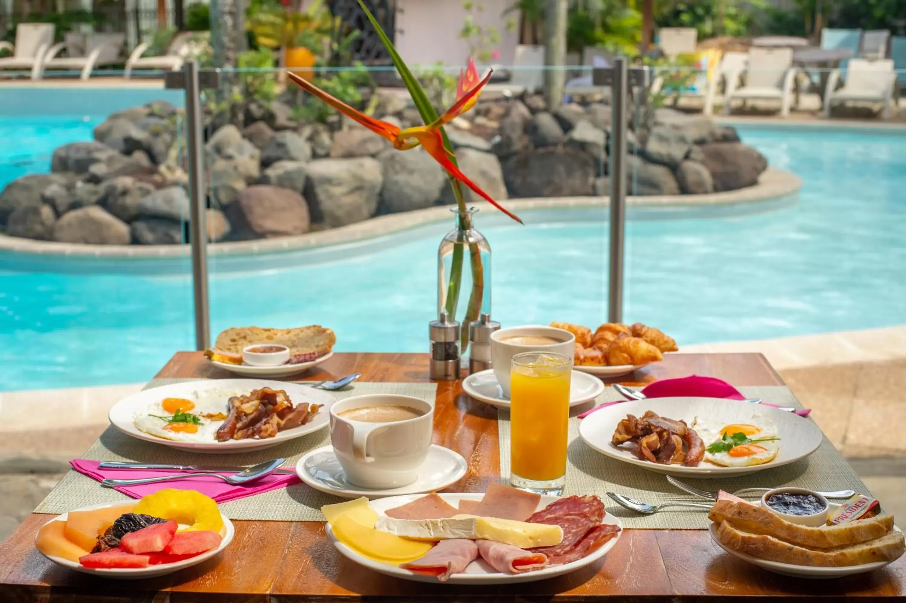 Breakfast, Swimming Pool in La Pagerie - Tropical Garden Hotel