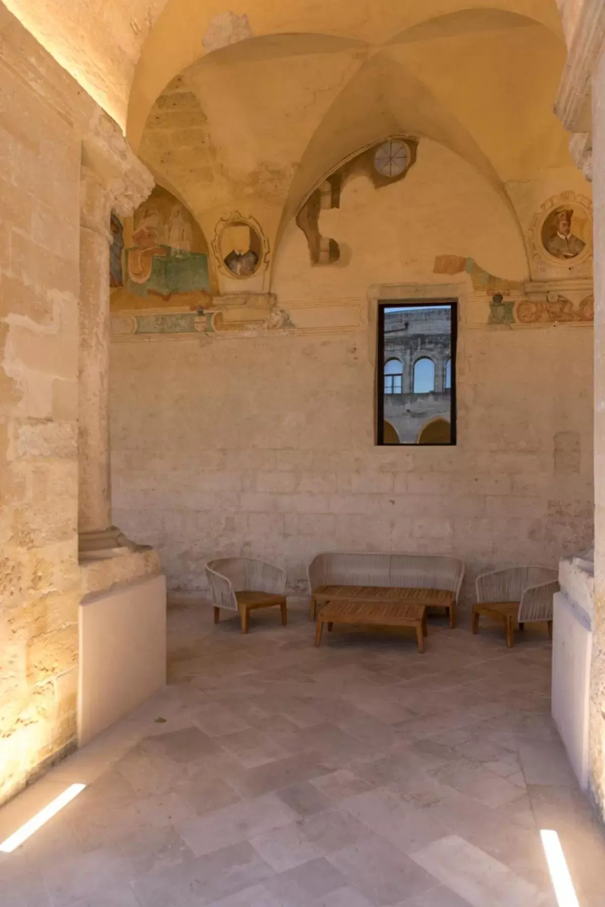 Inner courtyard view, TV/Entertainment Center in Chiostro dei Domenicani - Dimora Storica