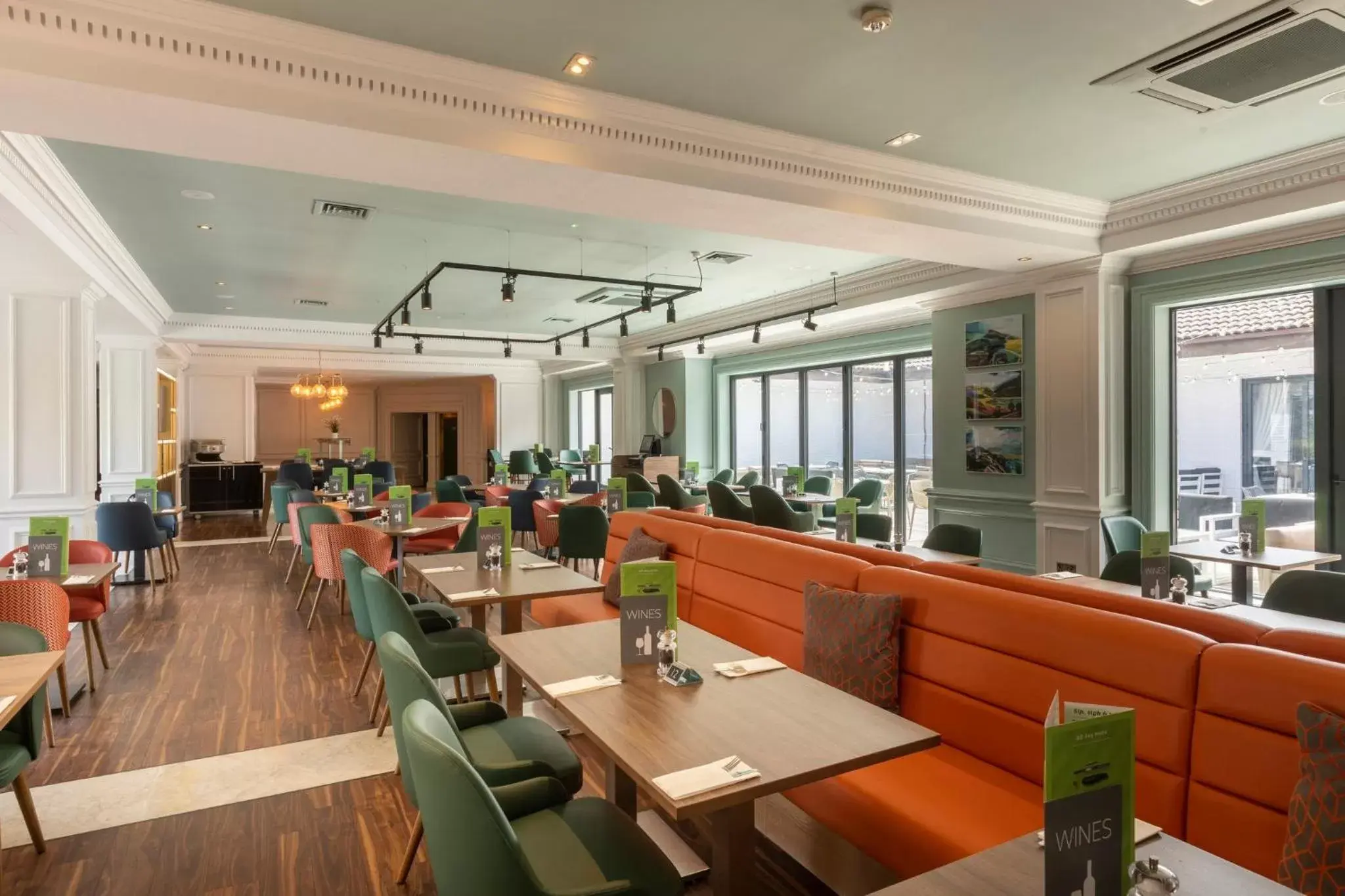 Restaurant/Places to Eat in Holiday Inn Guildford, an IHG Hotel