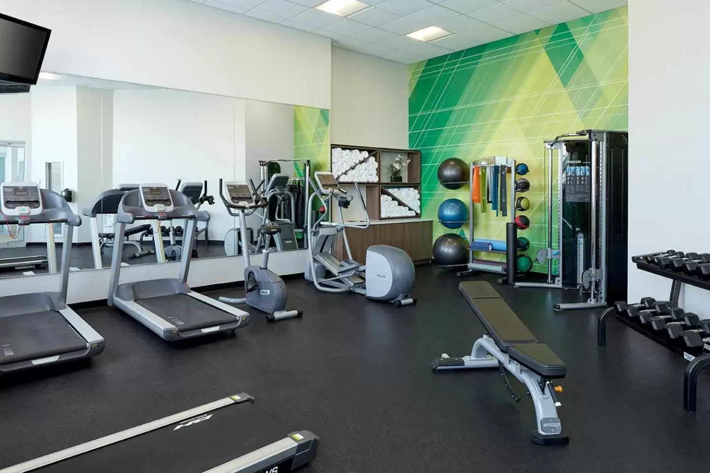 Fitness centre/facilities, Fitness Center/Facilities in Holiday Inn & Suites Montreal Airport