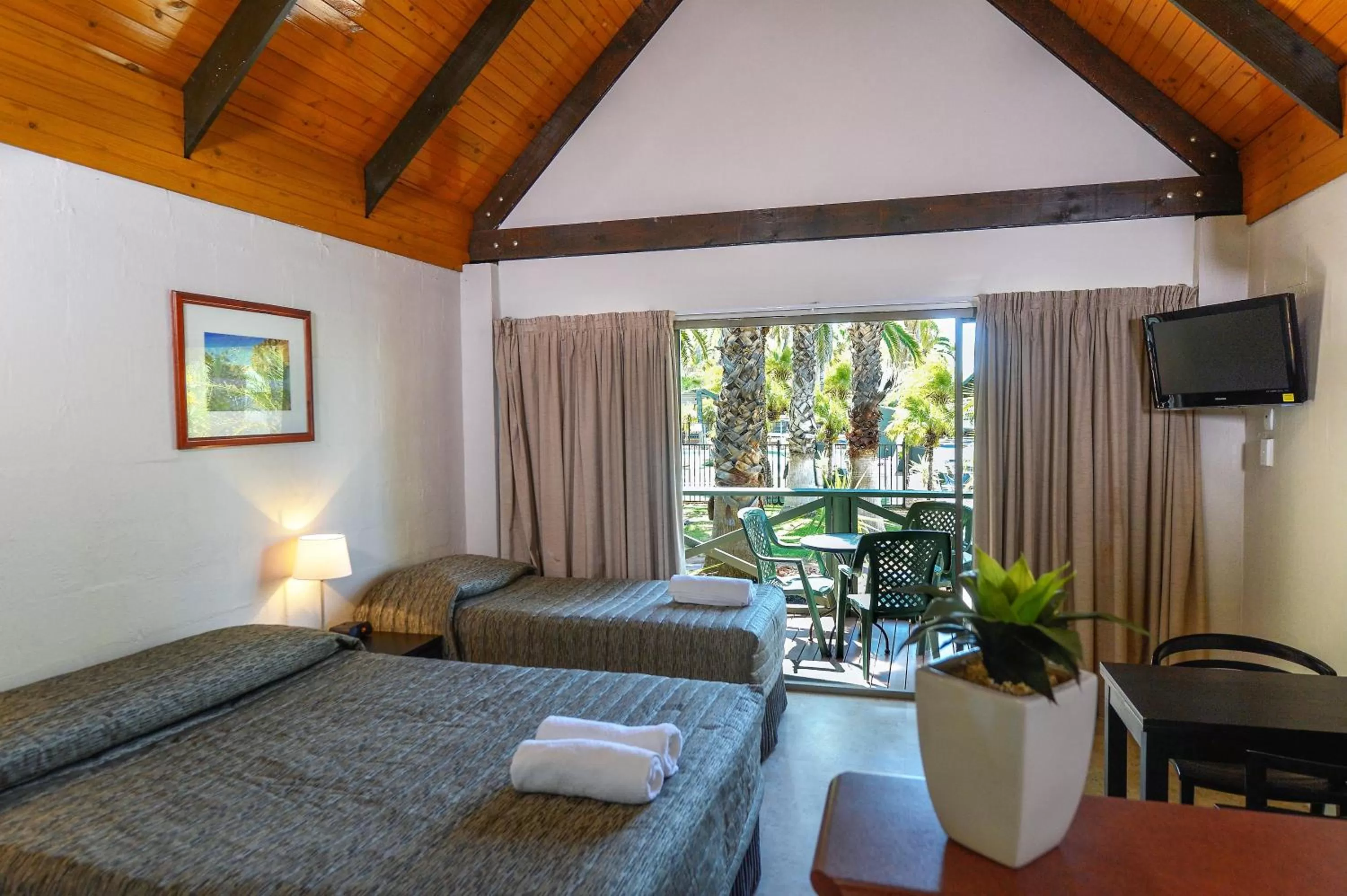 Bedroom, Bed in Desert Palms Alice Springs