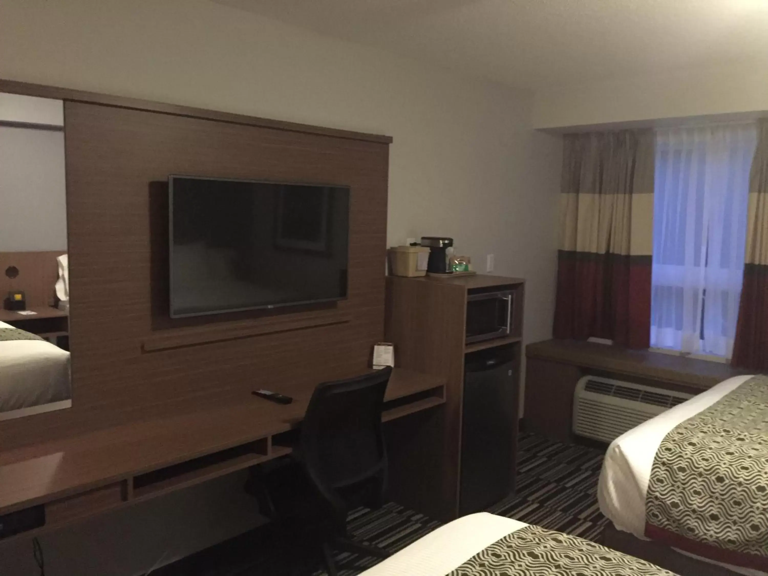 TV and multimedia, TV/Entertainment Center in Microtel Inn & Suites by Wyndham Kirkland Lake