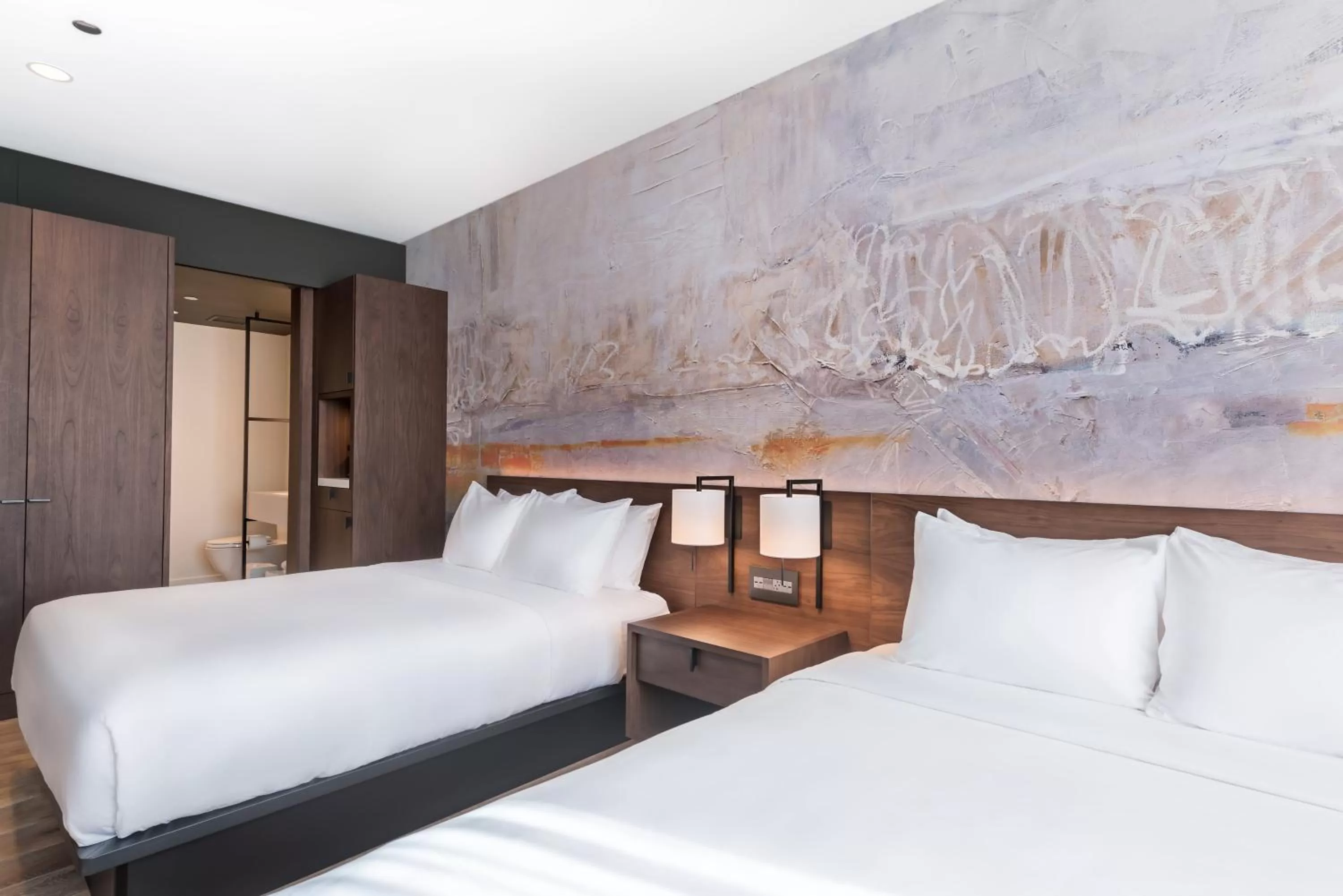 Bed in The Hotel & Athletic Club at Midtown