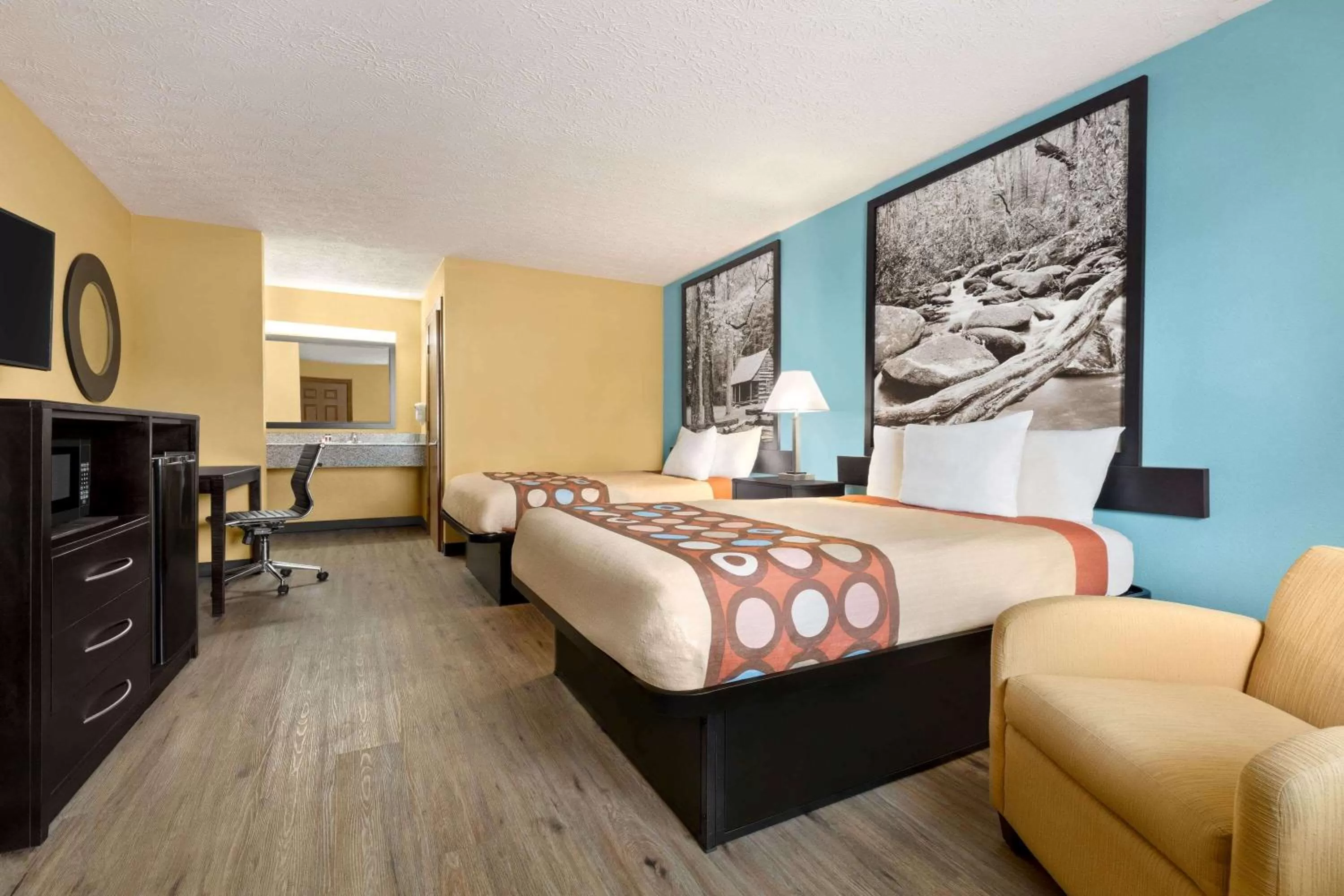 Photo of the whole room, Bed in Super 8 by Wyndham Whites Creek/ Nashville NW Area