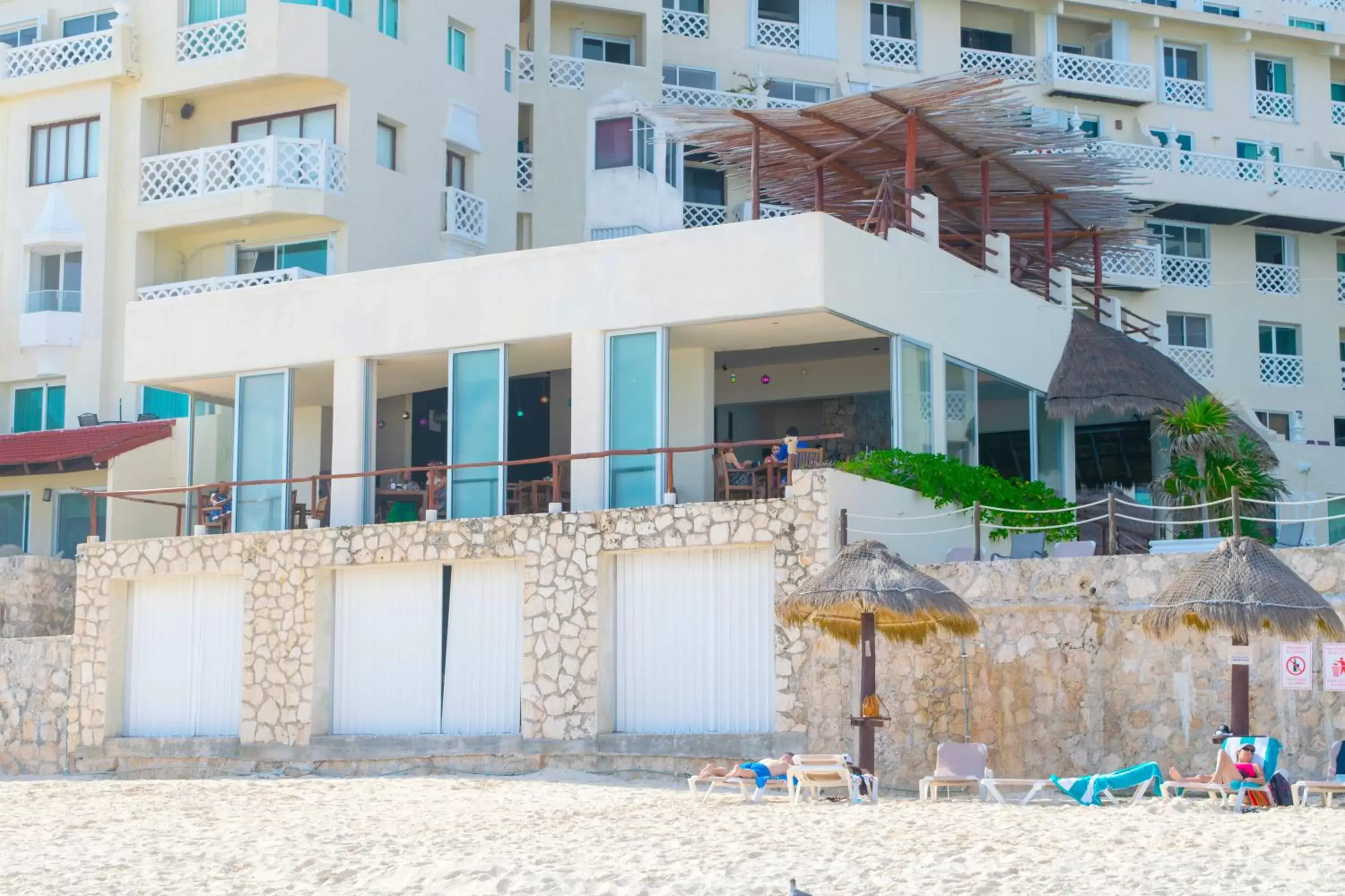 Restaurant/places to eat, Property Building in BSEA Cancun Plaza Hotel