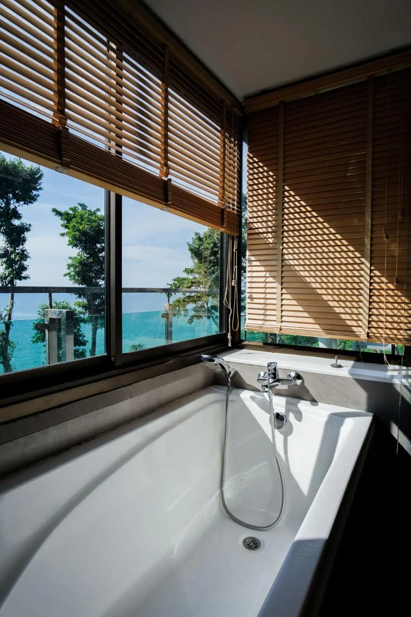 Sea view, Bathroom in Cliff Lanta Suite-Koh Lanta Krabi
