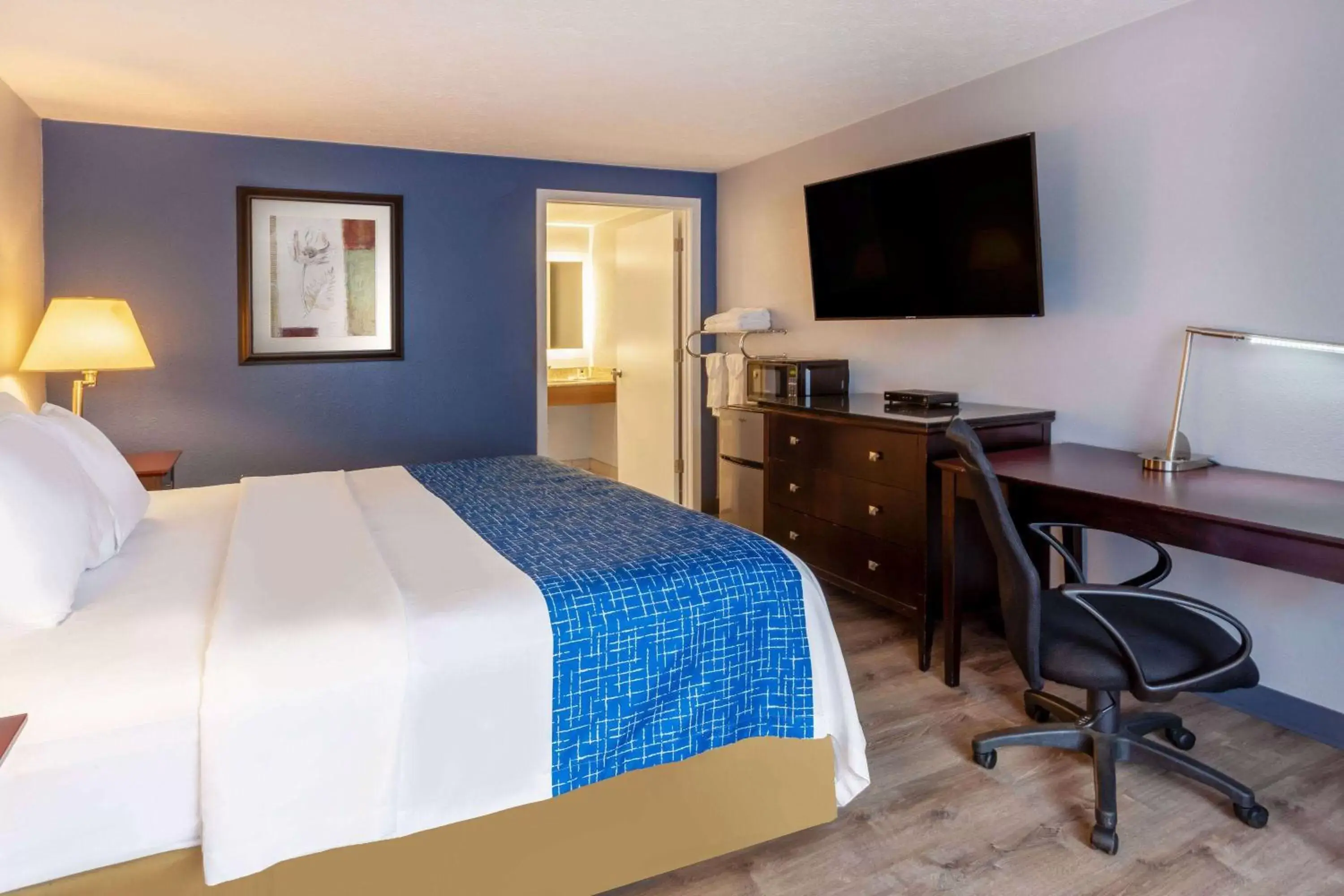 Photo of the whole room, Bed in Travelodge by Wyndham Charles Town - Harpers Ferry