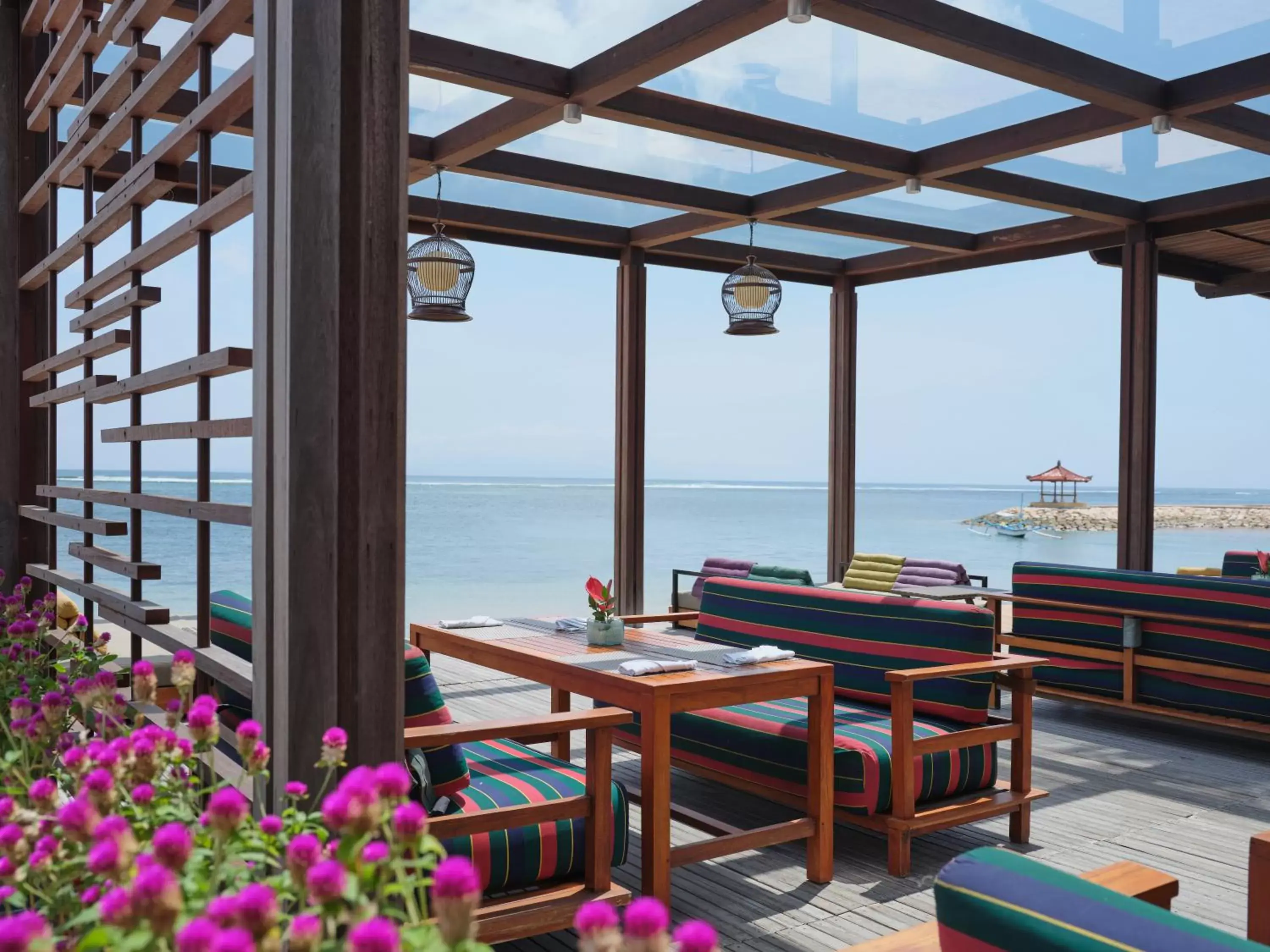 Restaurant/places to eat in Griya Santrian a Beach Resort