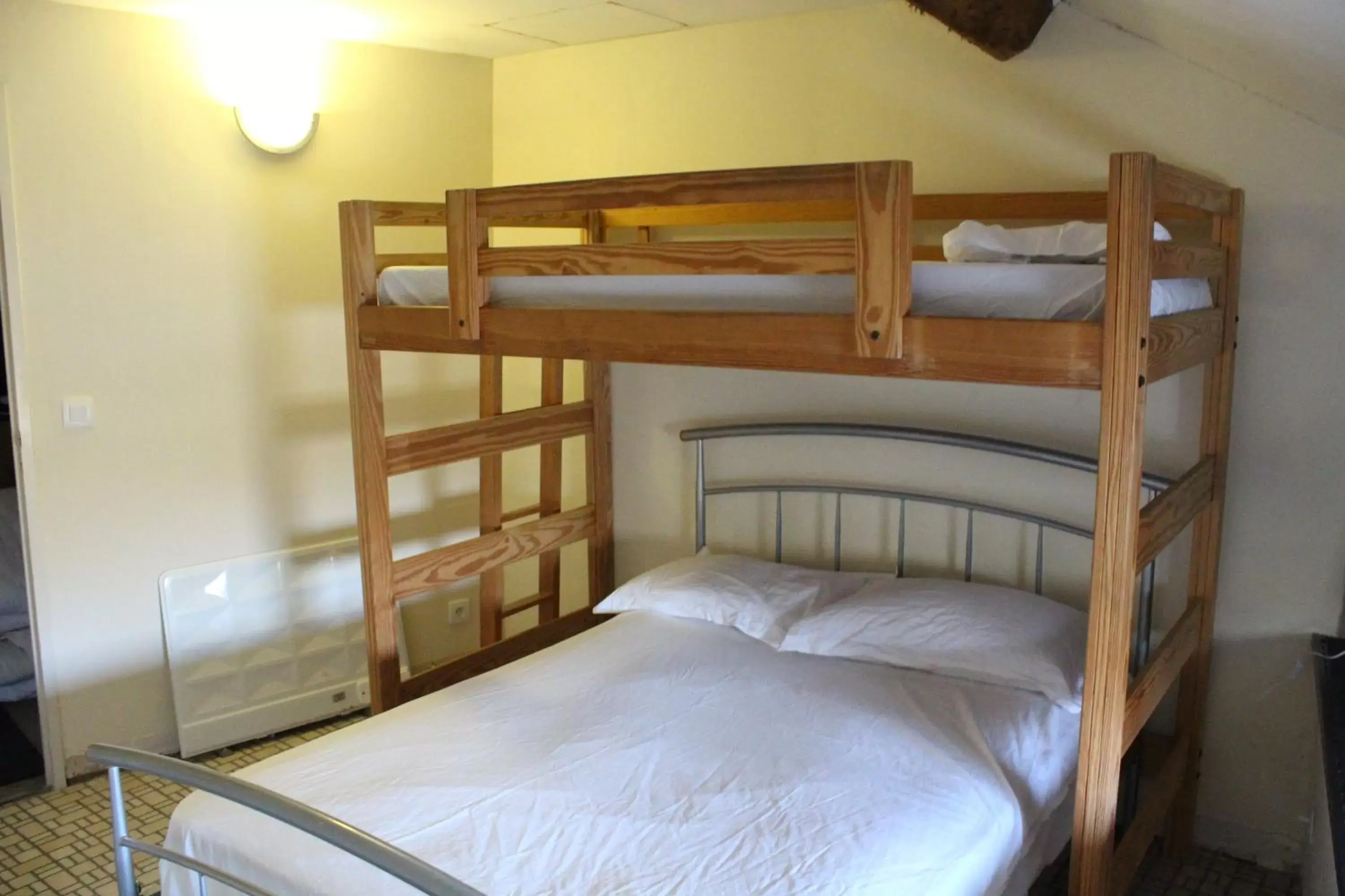 Bed, Bunk Bed in Moulin2Roues