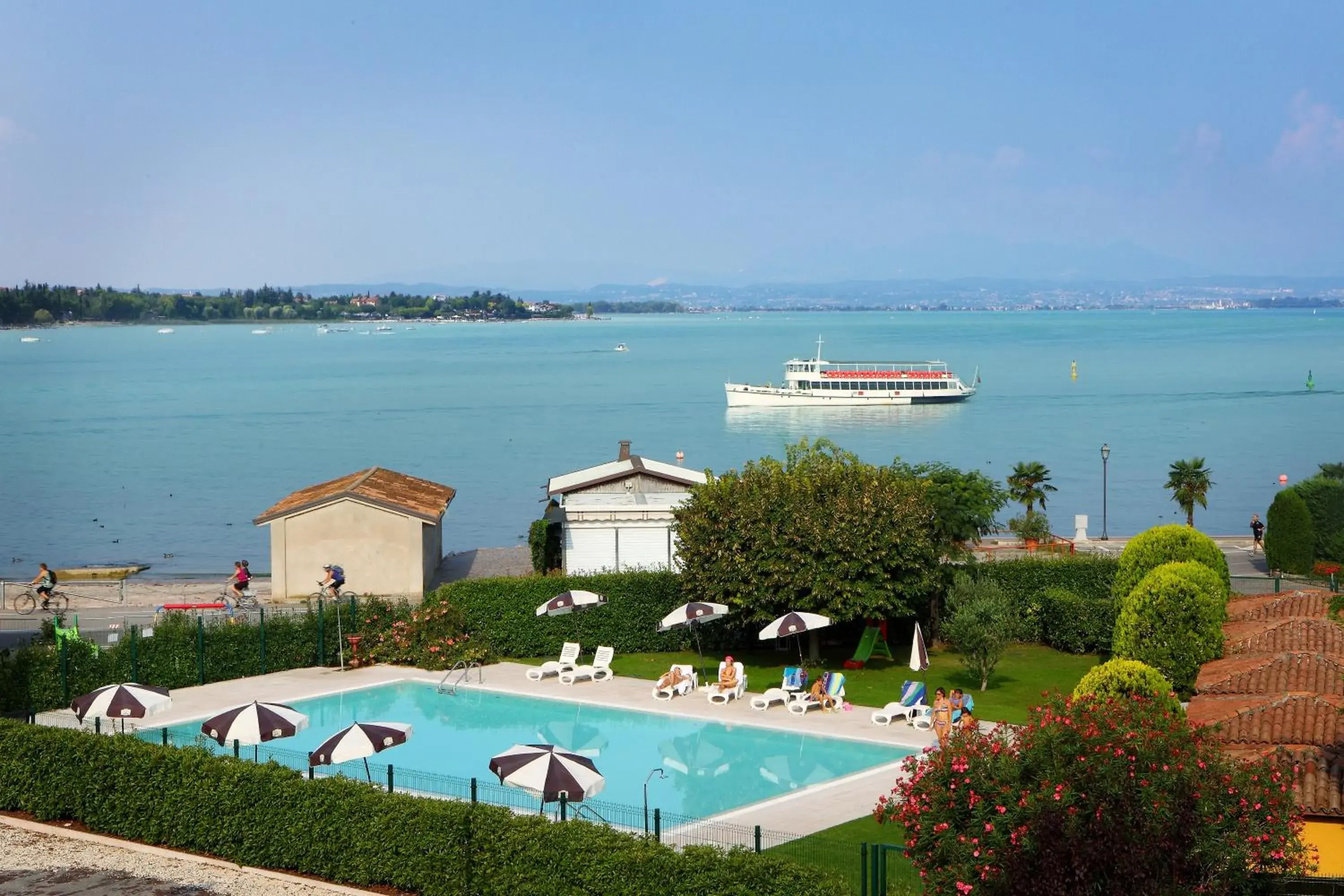 Lake view, Pool View in Hotel Ristorante Al Fiore