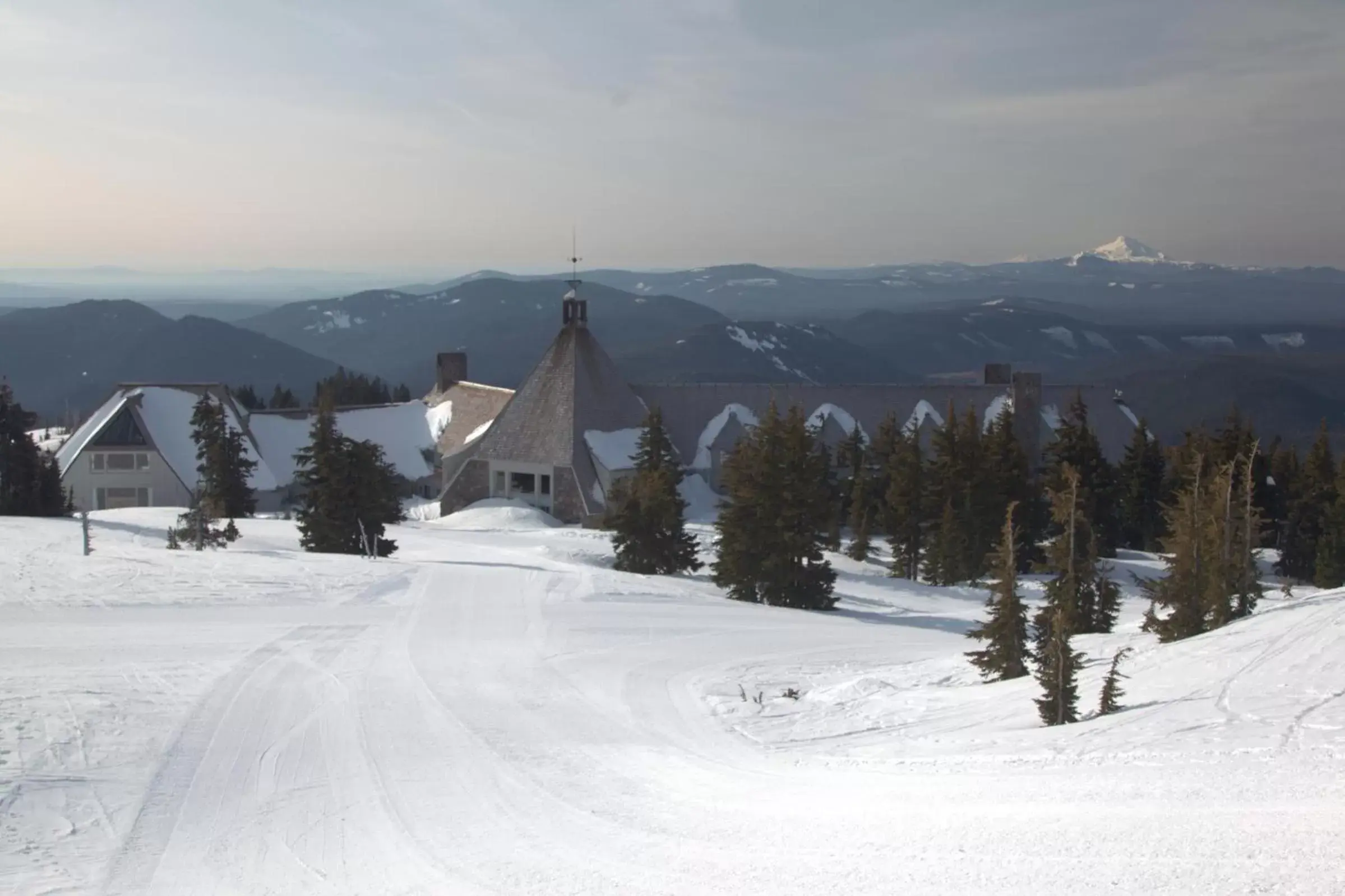 Facade/entrance, Winter in Timberline Lodge