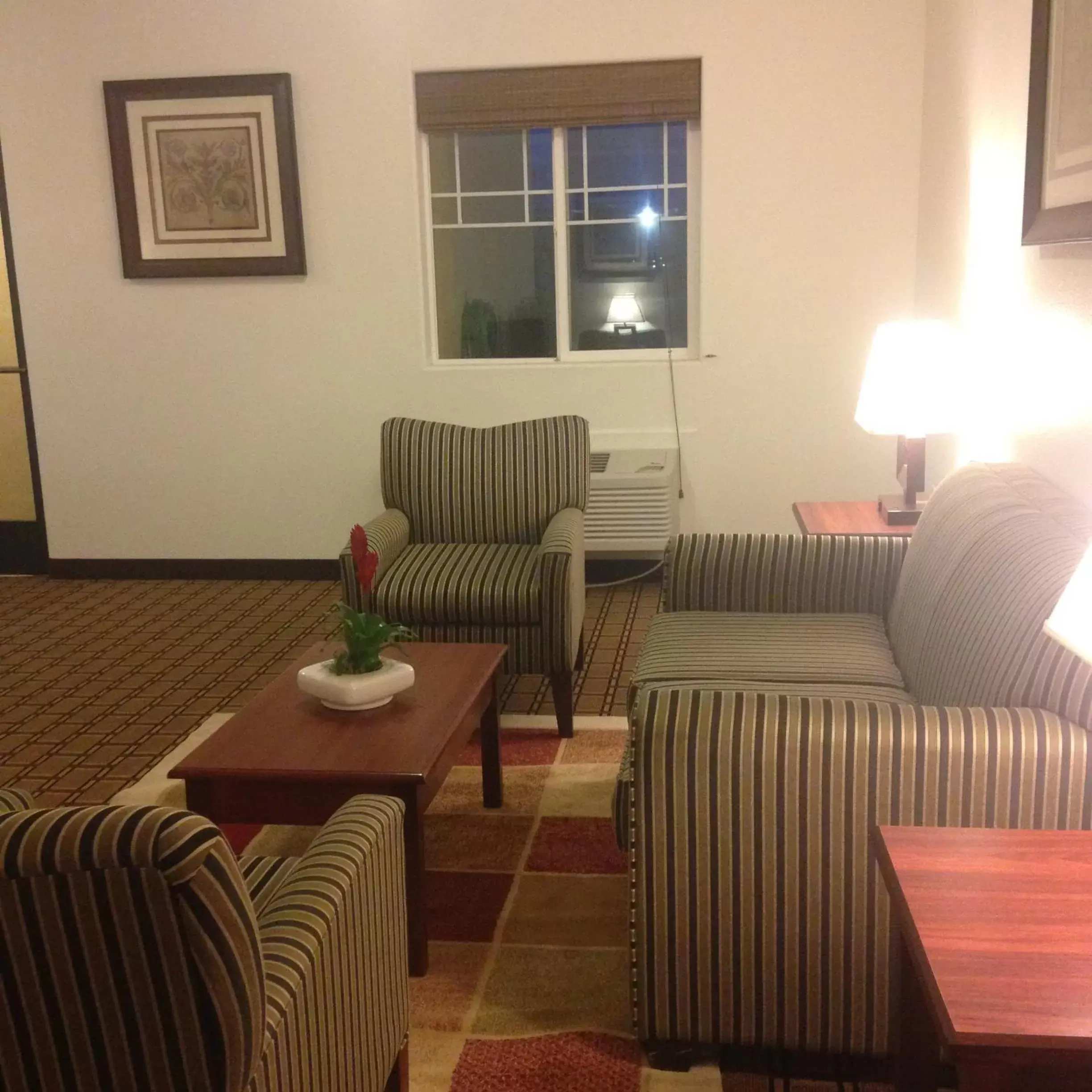 Food and drinks, Seating Area in America Inn & Suites