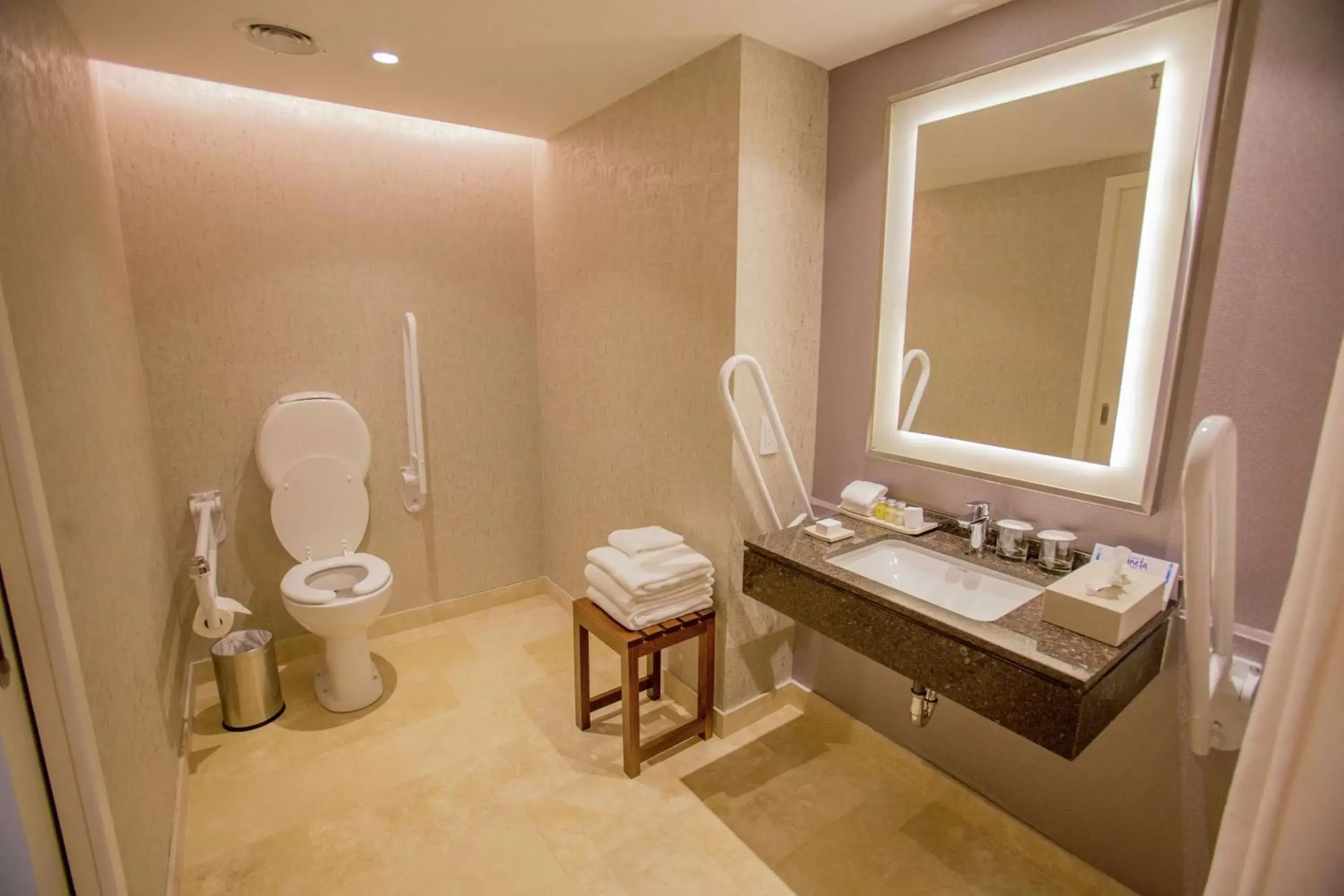 Bathroom in Hilton Pilar