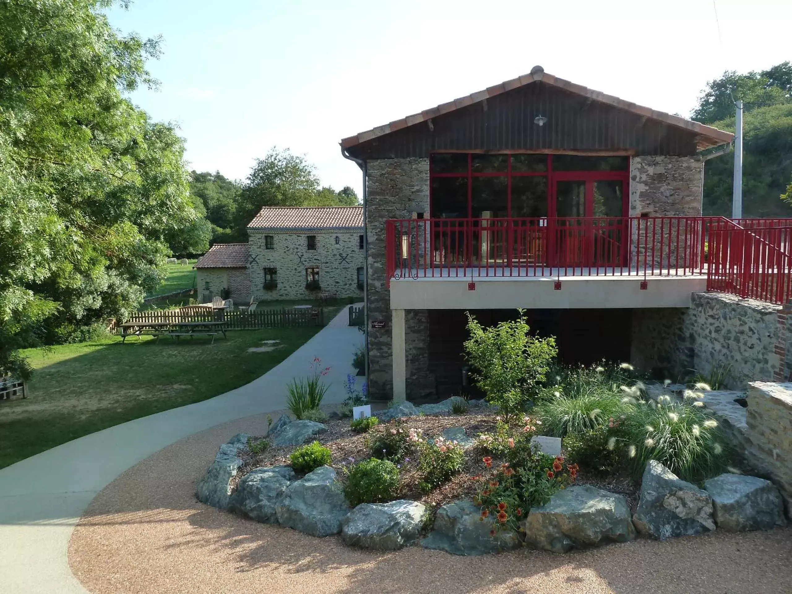 Facade/entrance, Property Building in Moulin de Drapras