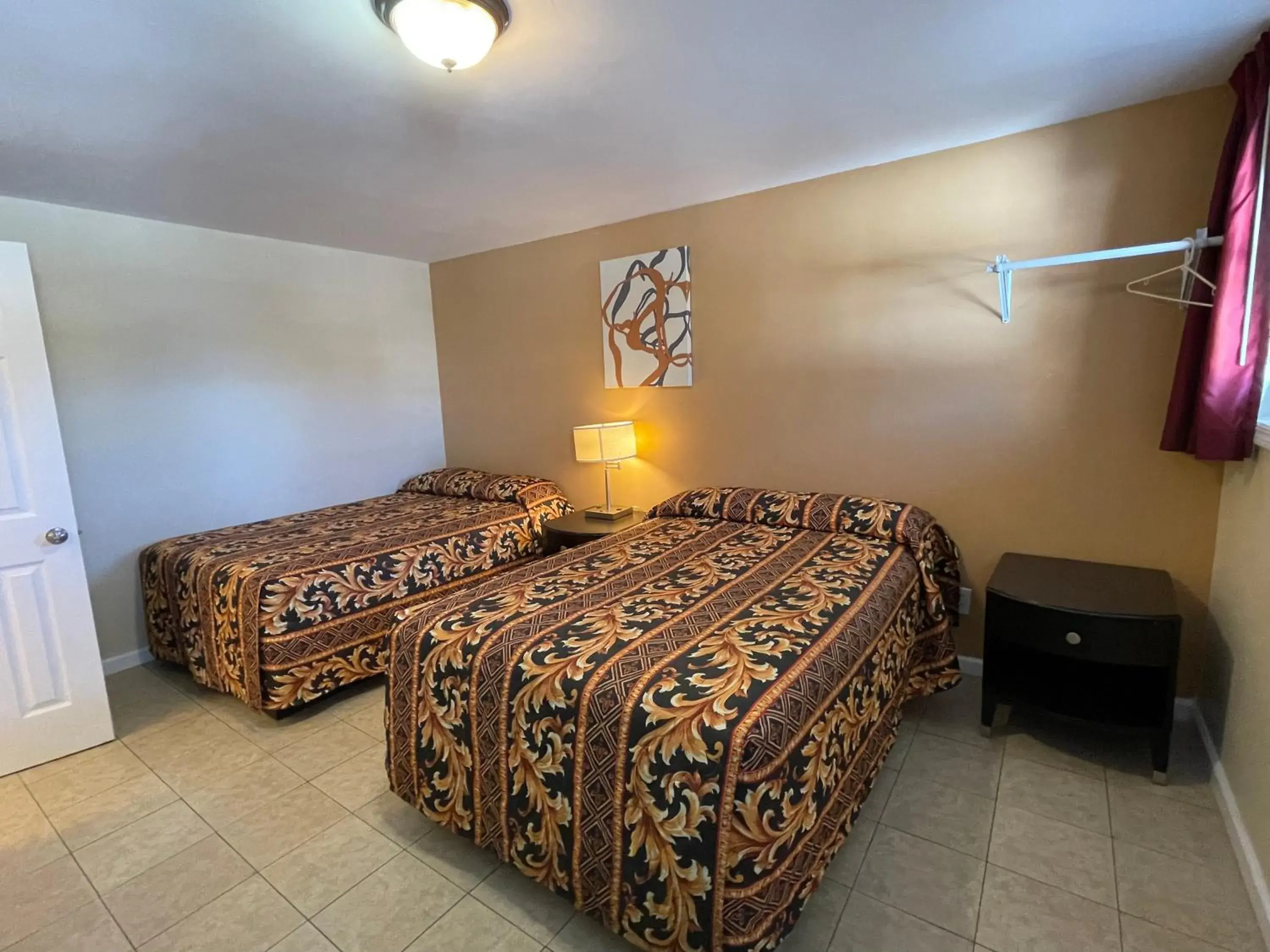 Bed in Anchor Motel Bed in Anchor Motel