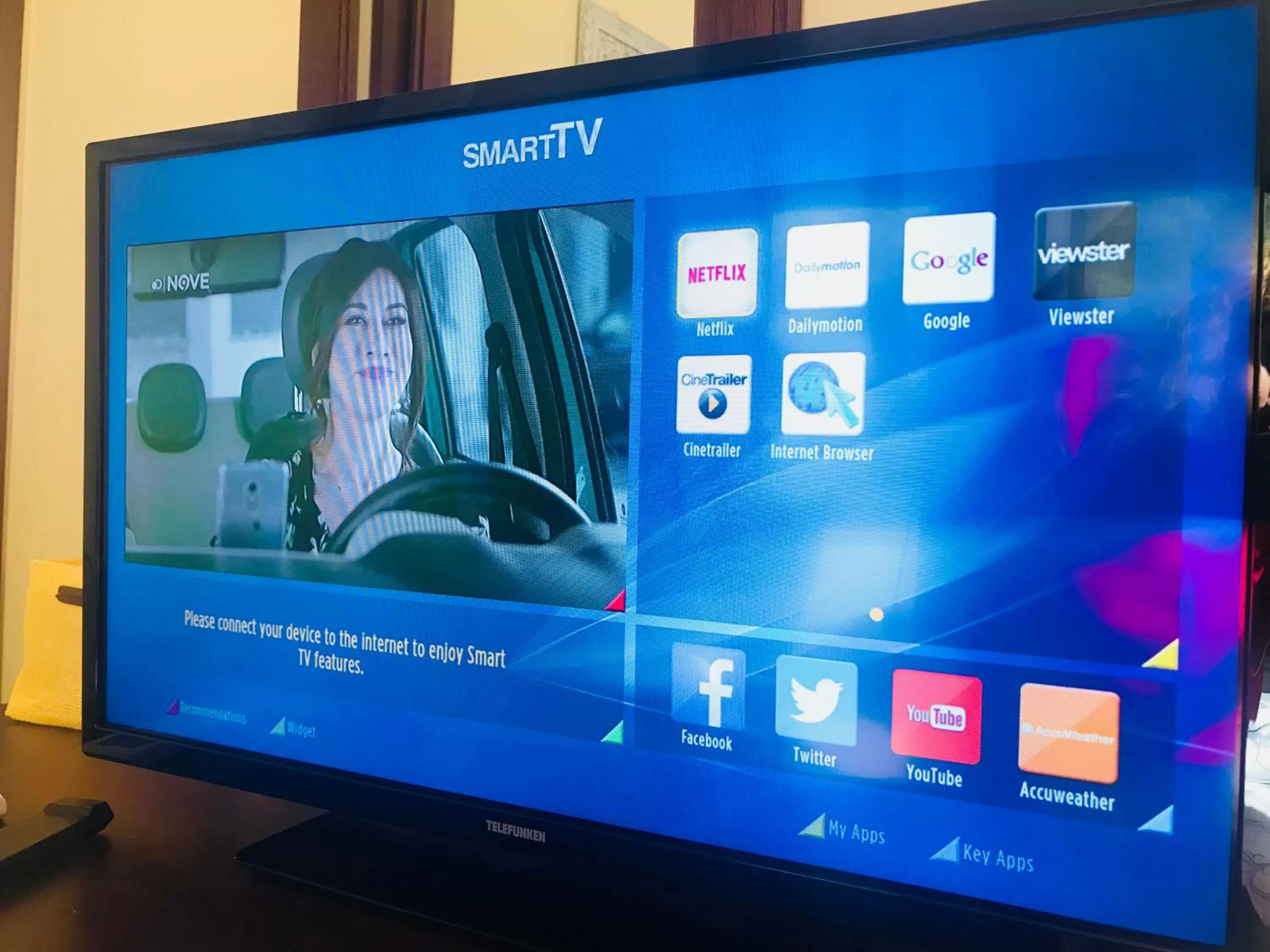 TV and multimedia in Green Park Hotel & Residence