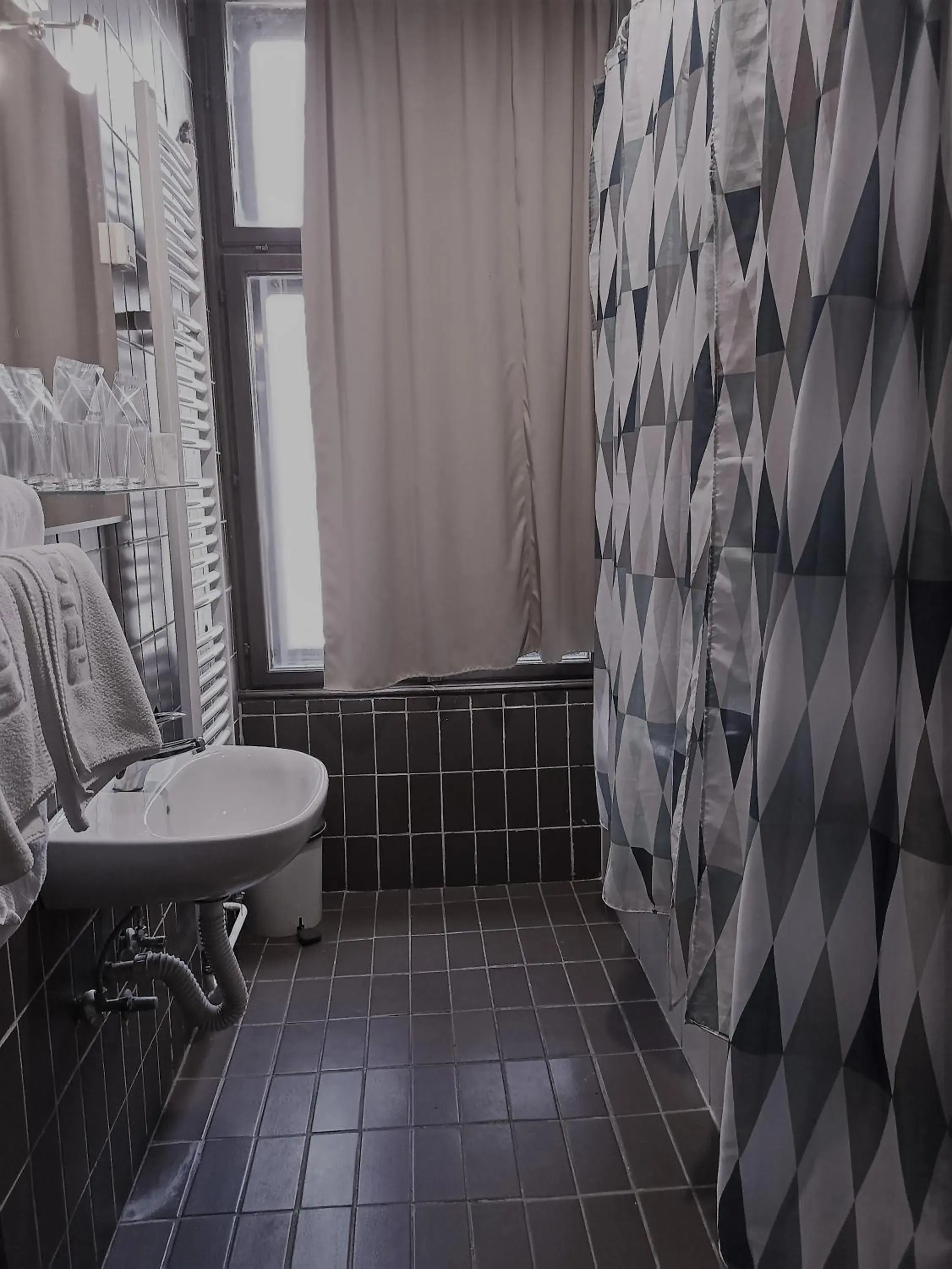 Shower, Bathroom in Hotel Vojvodina