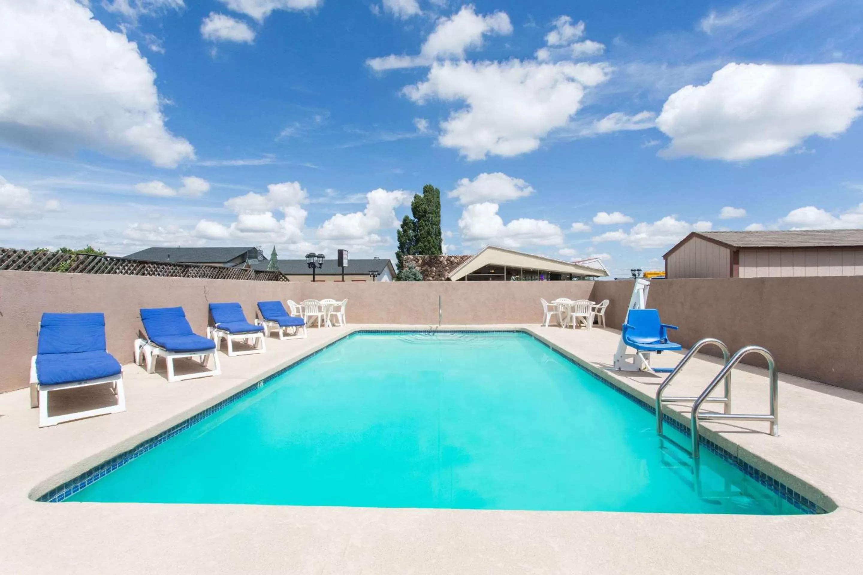 Swimming pool in Travelodge by Wyndham Williams Grand Canyon
